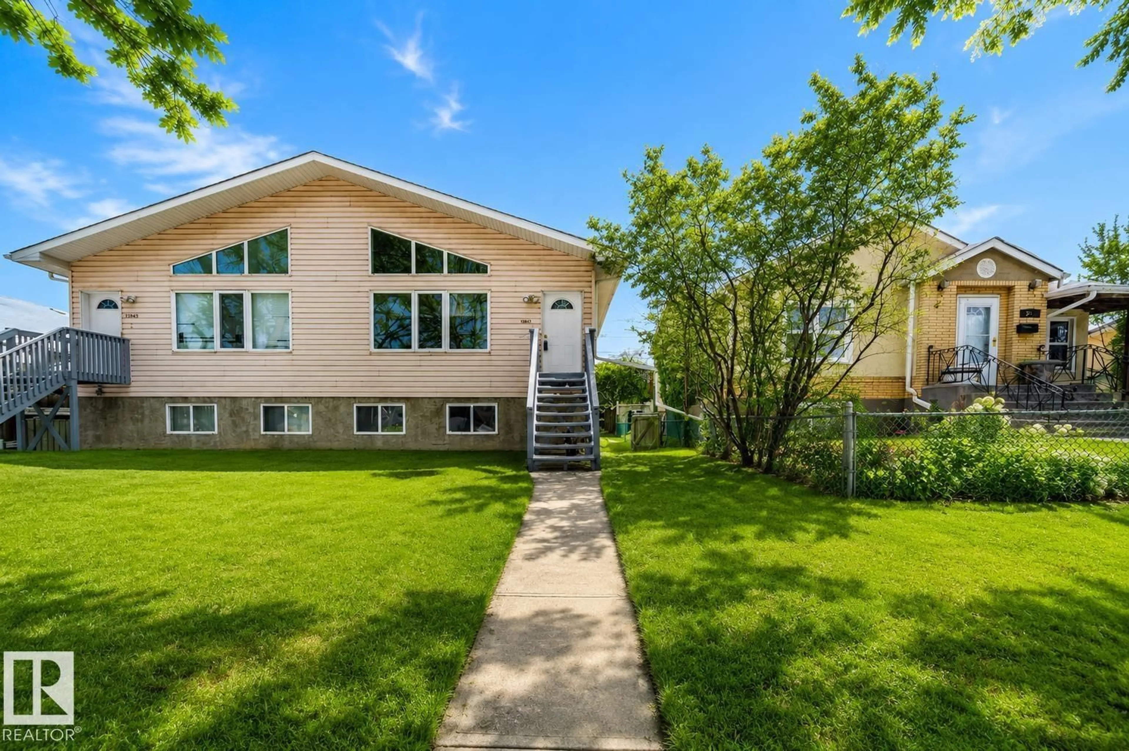 Home with vinyl exterior material, unknown for 12041/43 67 ST, Edmonton Alberta T5B1M4