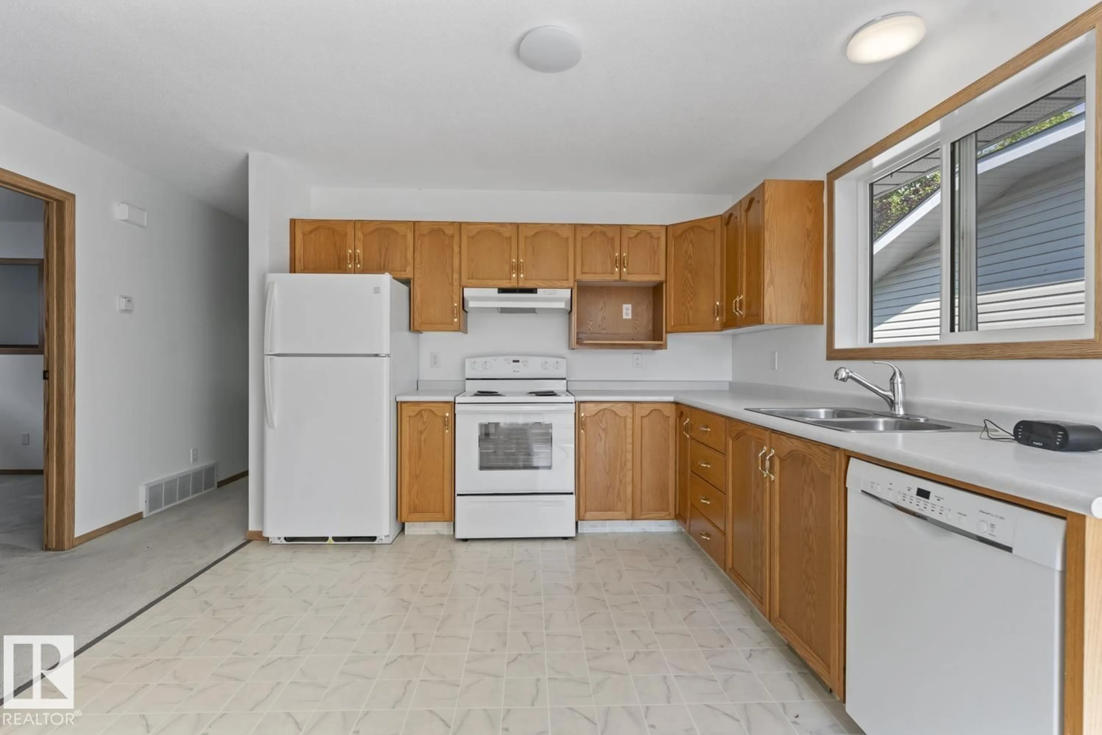Standard kitchen, unknown for 4813 45 ST, Cold Lake Alberta T9M1Z6