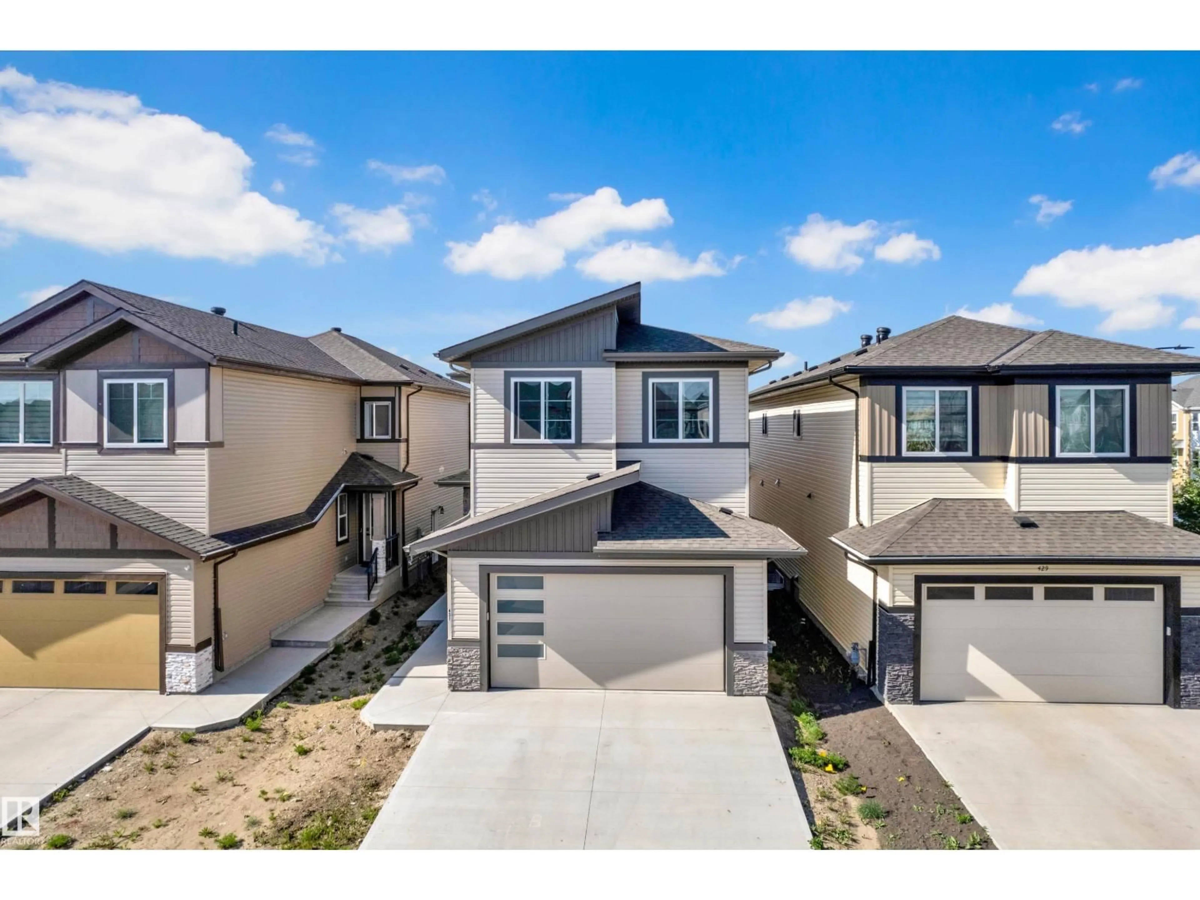 A pic from outside/outdoor area/front of a property/back of a property/a pic from drone, street for 431 ROBERTS CR, Leduc Alberta T9E1N4