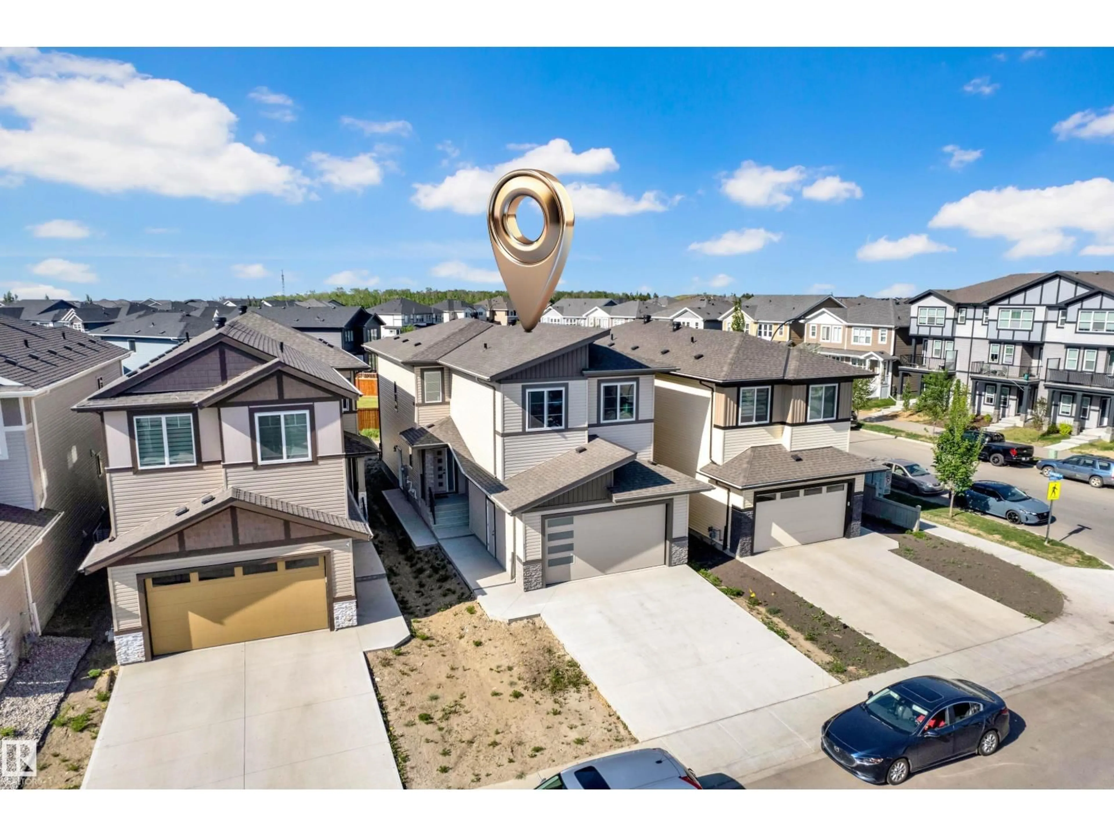 A pic from outside/outdoor area/front of a property/back of a property/a pic from drone, street for 431 ROBERTS CR, Leduc Alberta T9E1N4