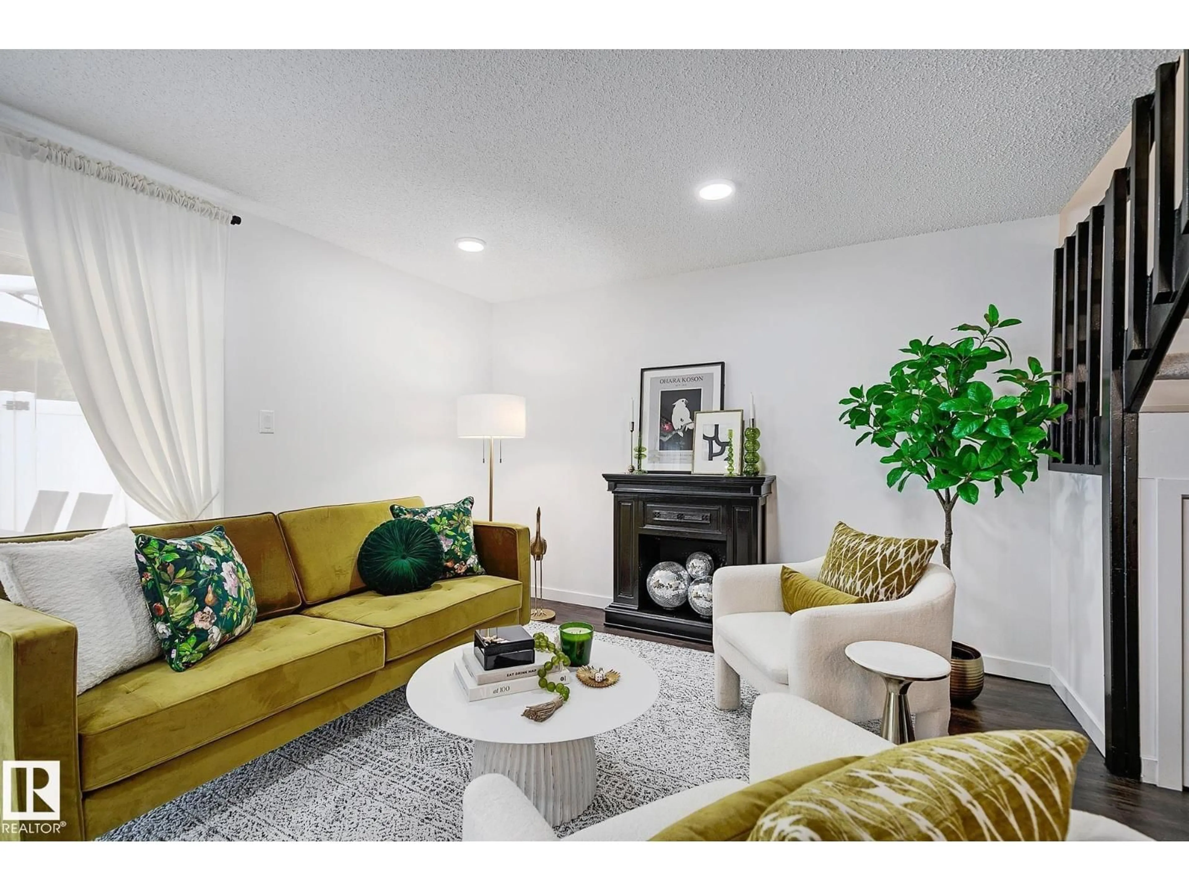 Living room with furniture, unknown for 19F MEADOWLARK VG NW, Edmonton Alberta T5R5X3