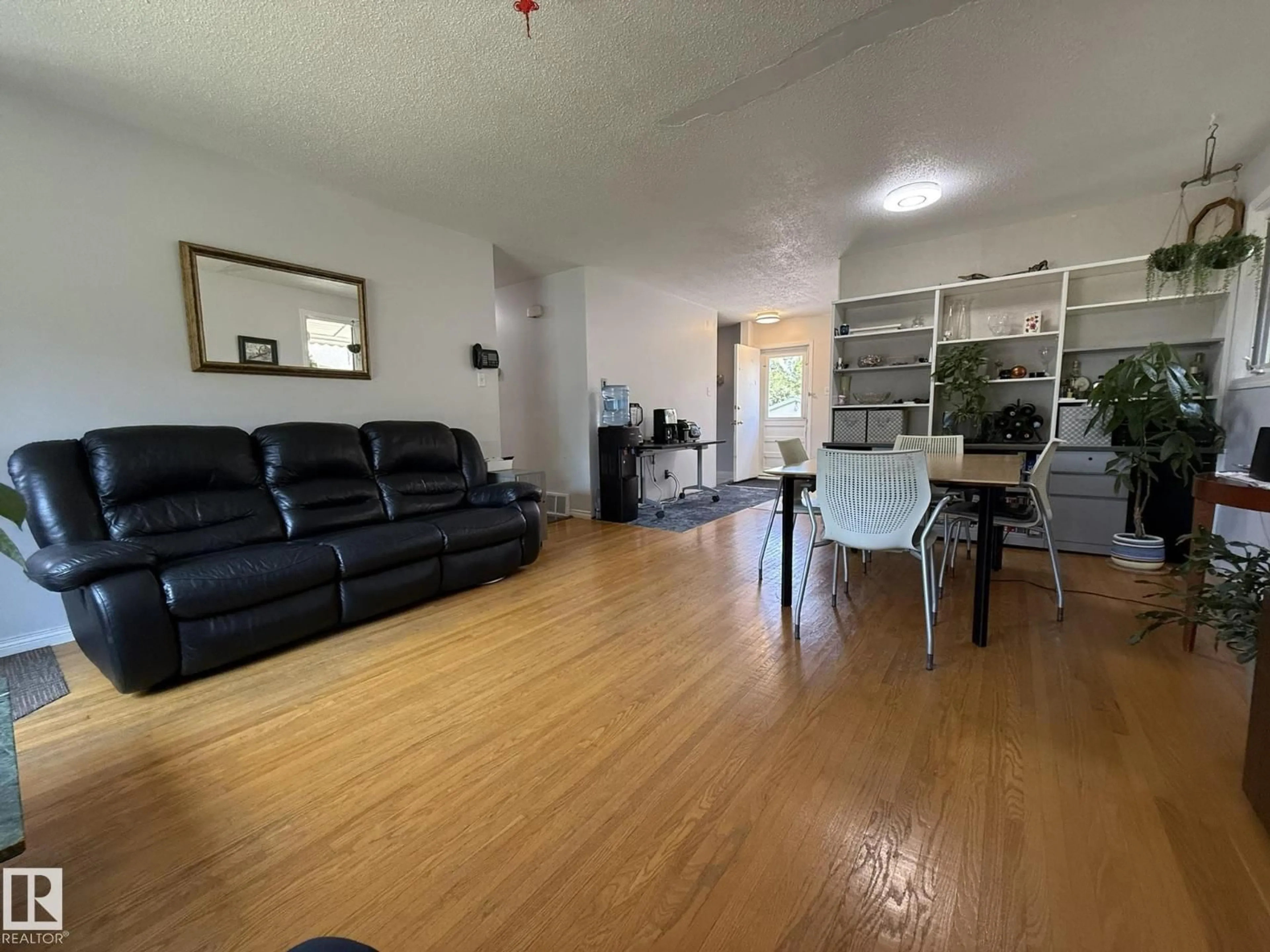 A pic of a room for 10837 155 ST NW, Edmonton Alberta T5P2M9
