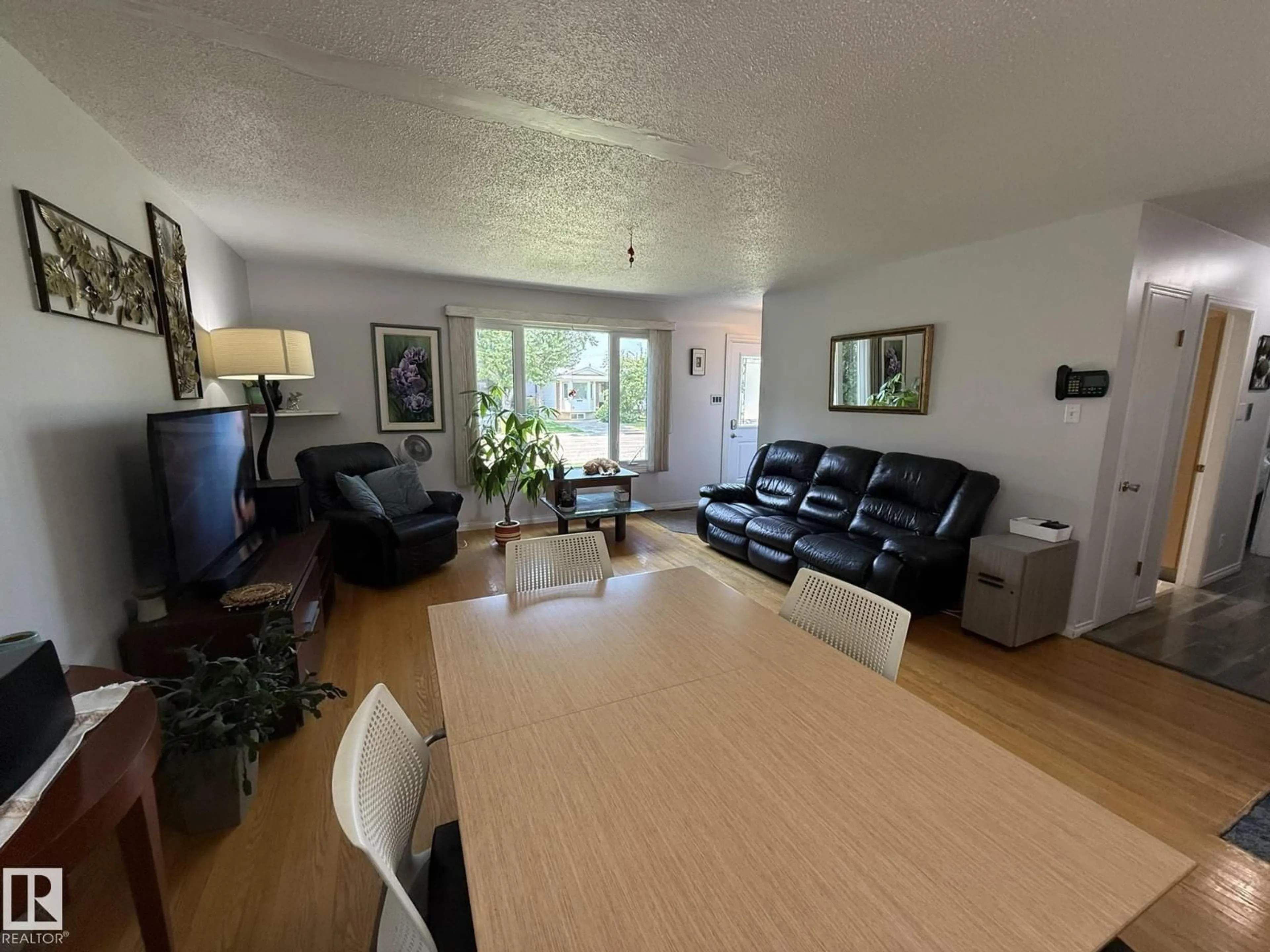 A pic of a room for 10837 155 ST NW, Edmonton Alberta T5P2M9