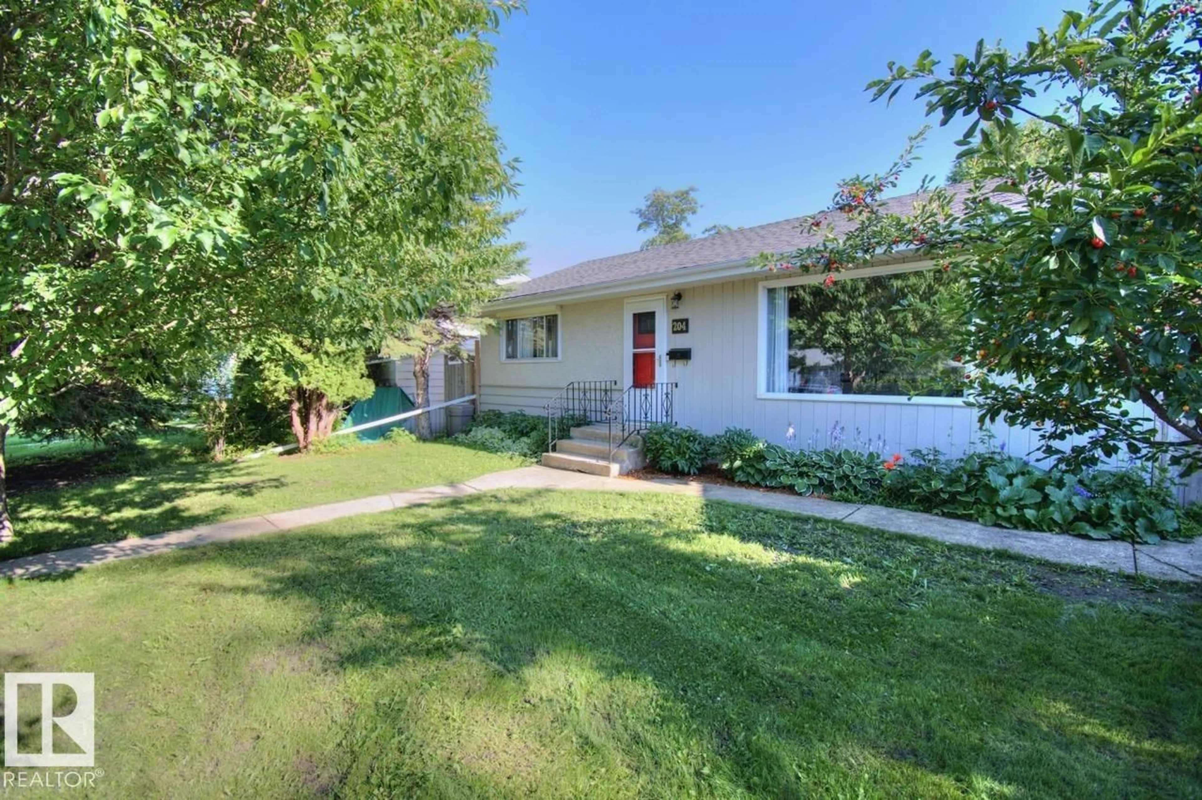 A pic from outside/outdoor area/front of a property/back of a property/a pic from drone, street for 204 MOHR AV, Spruce Grove Alberta T7X2J4