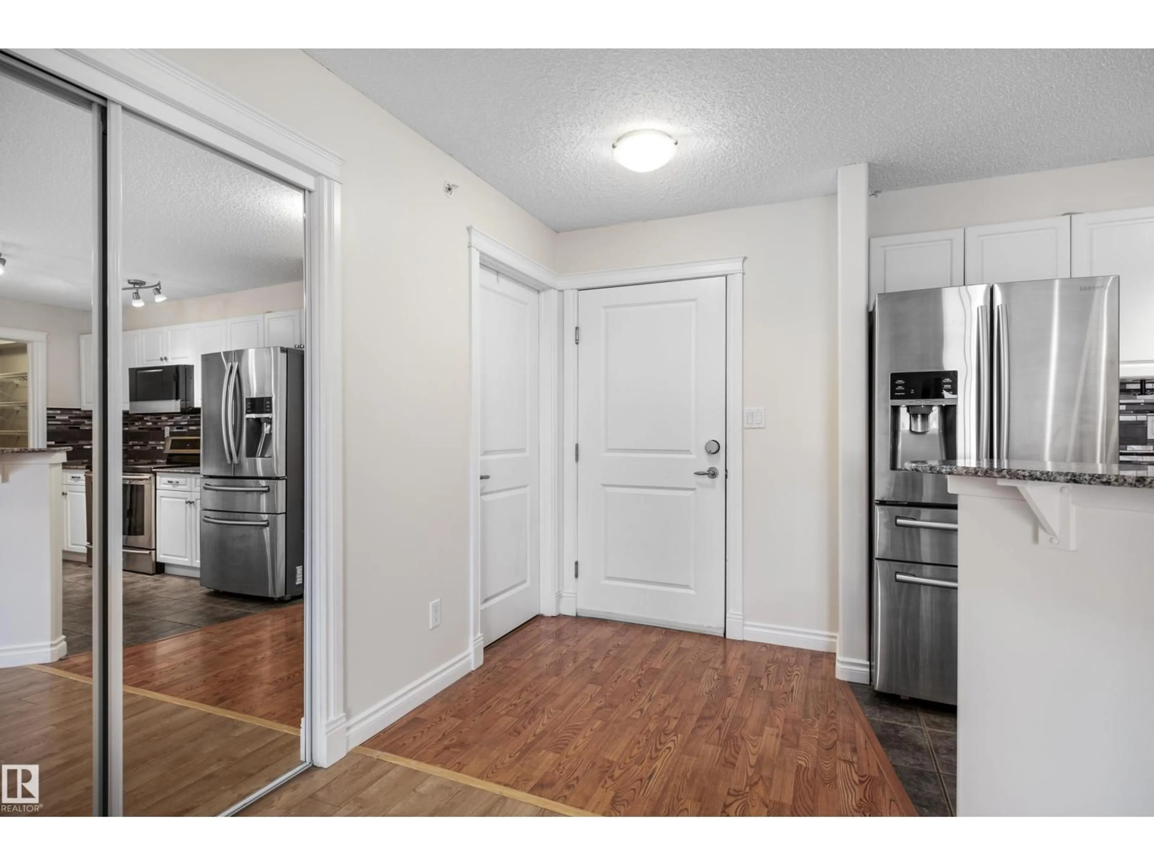 Indoor entryway for 408A SPRUCE RIDGE DR, Spruce Grove Alberta T7X3M5