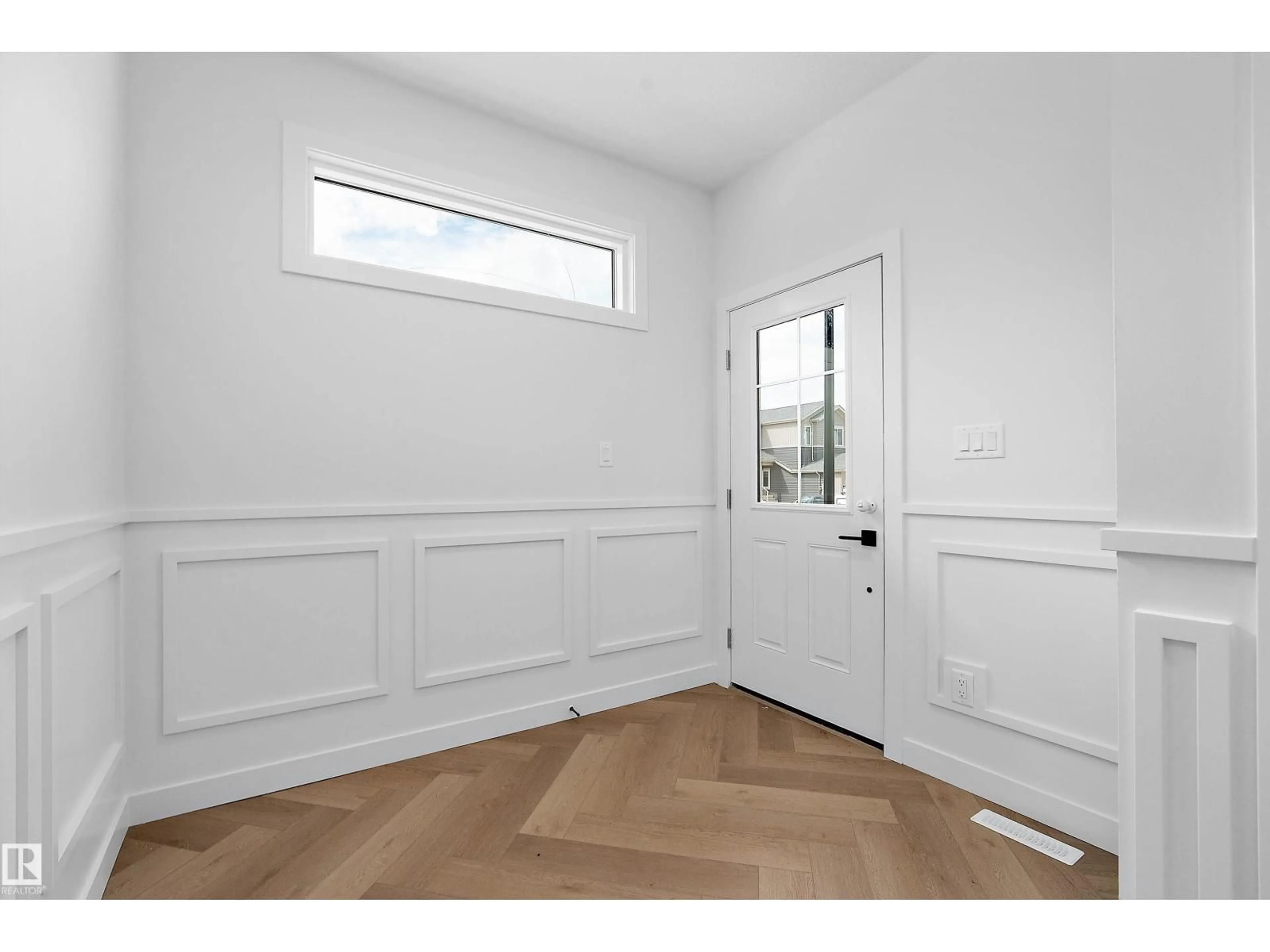 Indoor entryway for NW - 1737 CROSSBILL LO, Edmonton Alberta T5S0W3