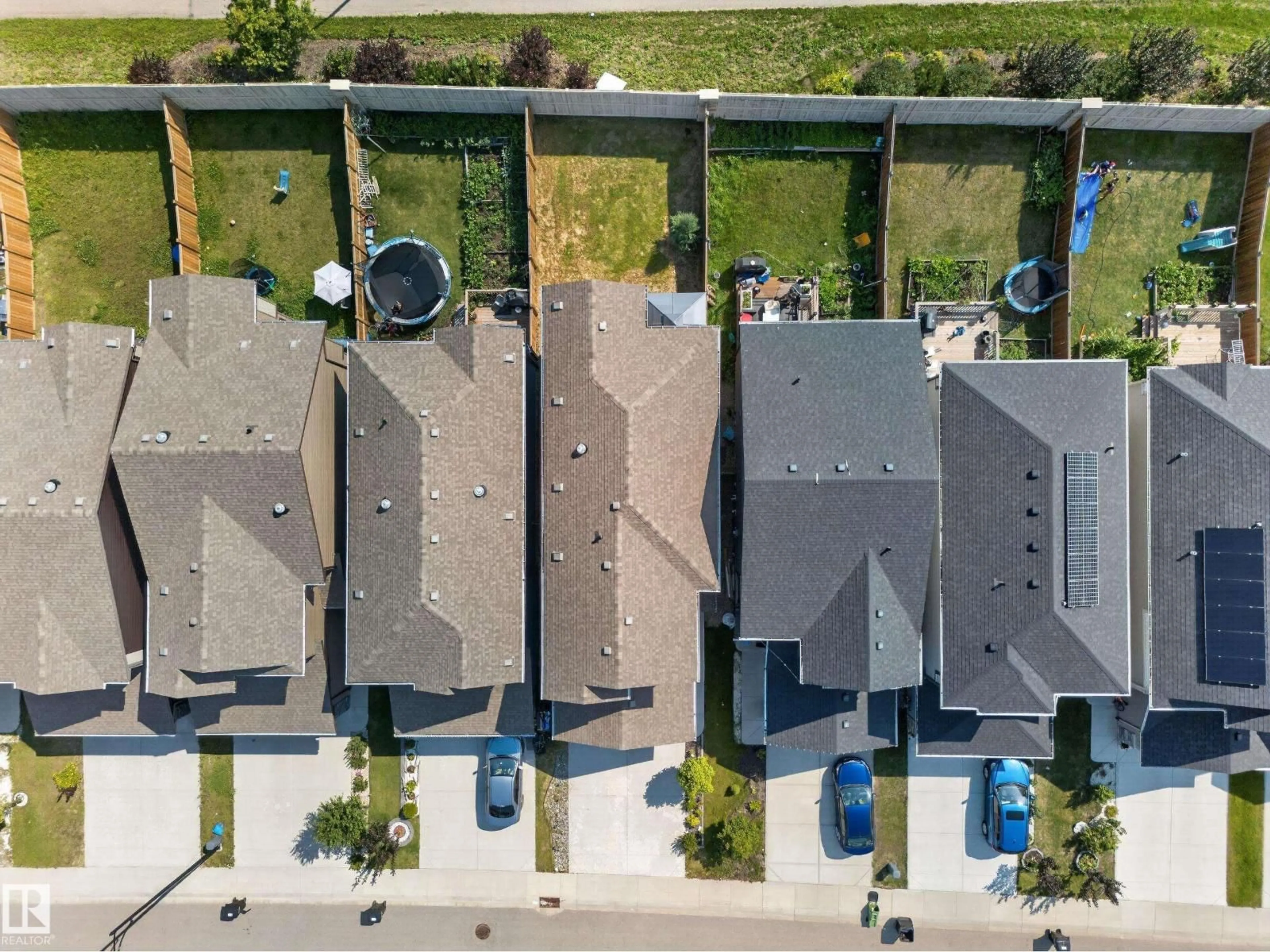 A pic from outside/outdoor area/front of a property/back of a property/a pic from drone, street for 4620 ALWOOD WY, Edmonton Alberta T6W3A4