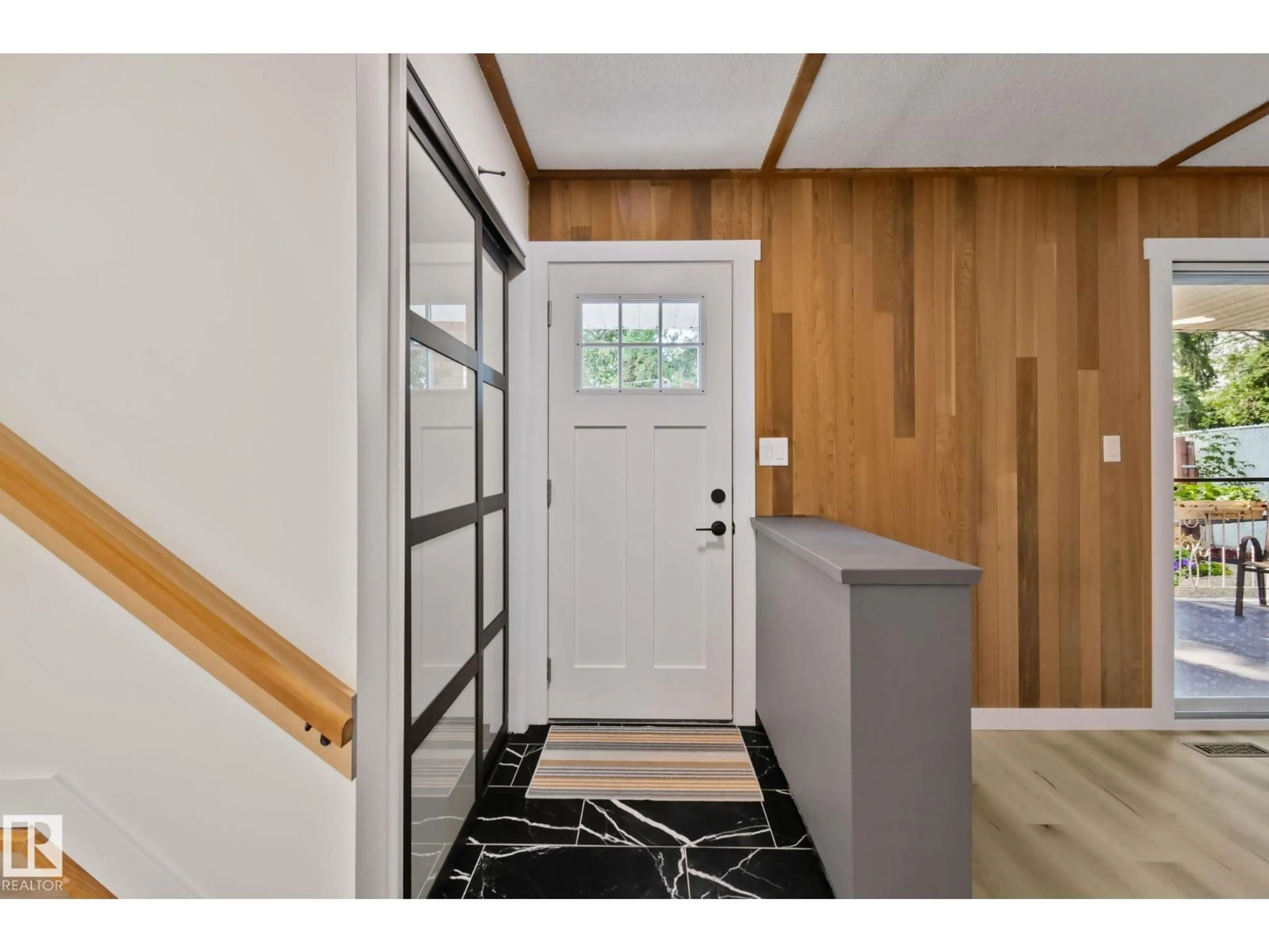 Indoor entryway for NW - 10619 35 AV, Edmonton Alberta T6J2V8