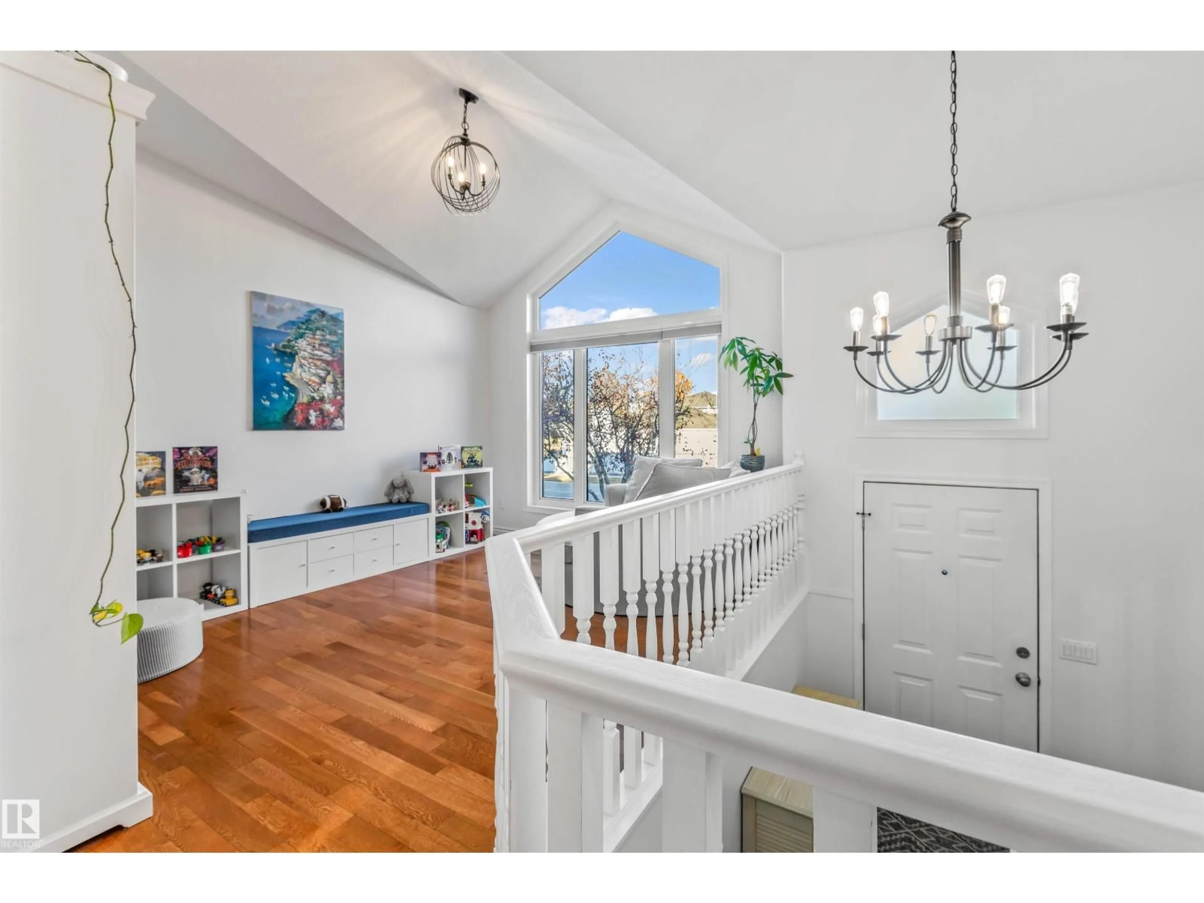 Indoor entryway for 176 HIGHLAND WY, Sherwood Park Alberta T8A5R2