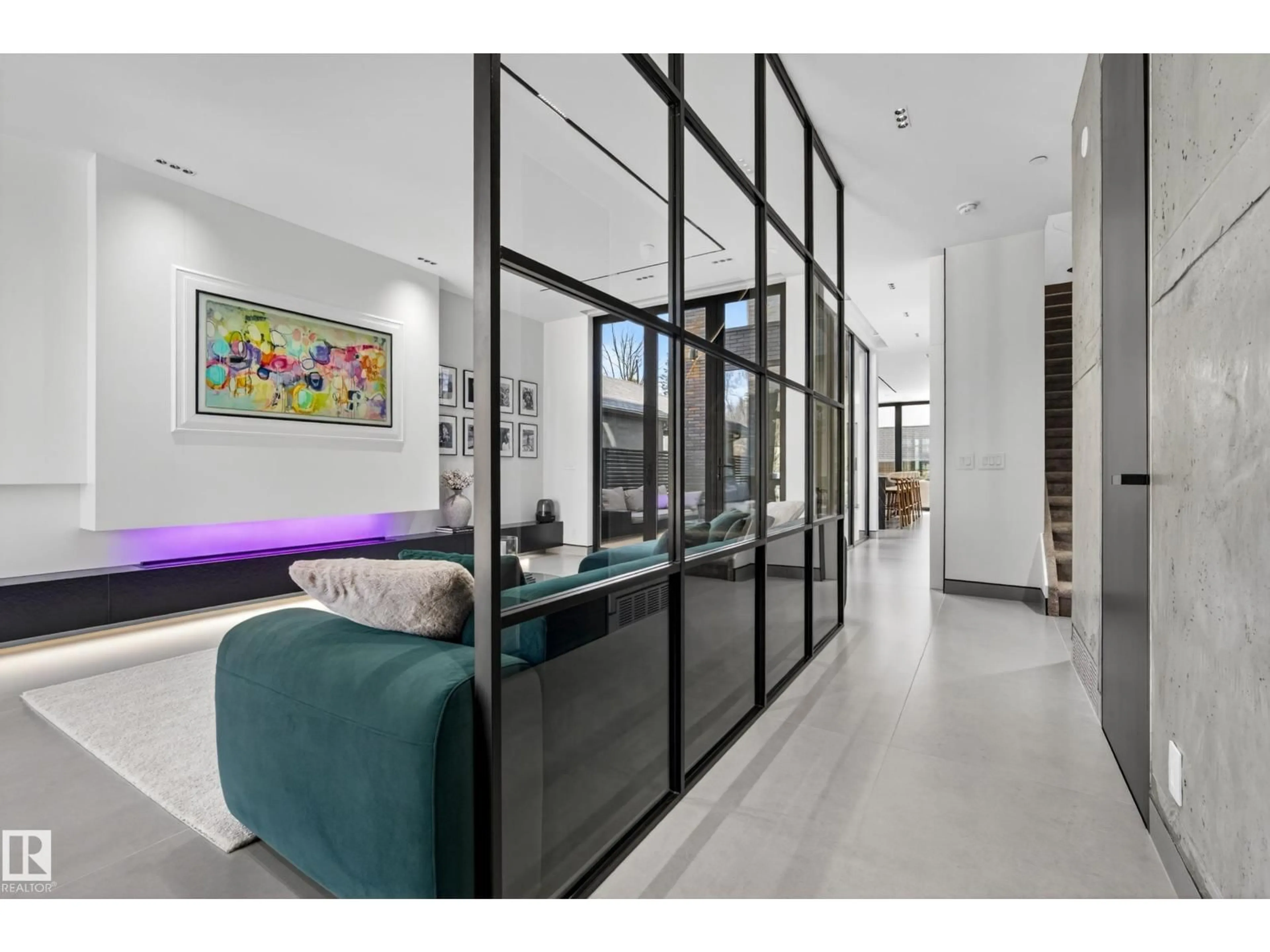 Indoor foyer for NW - 14035 104 AV, Edmonton Alberta T5N0W7