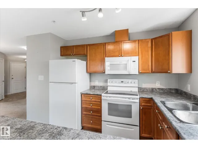 #208 - 4903 47 AV, Stony Plain 4