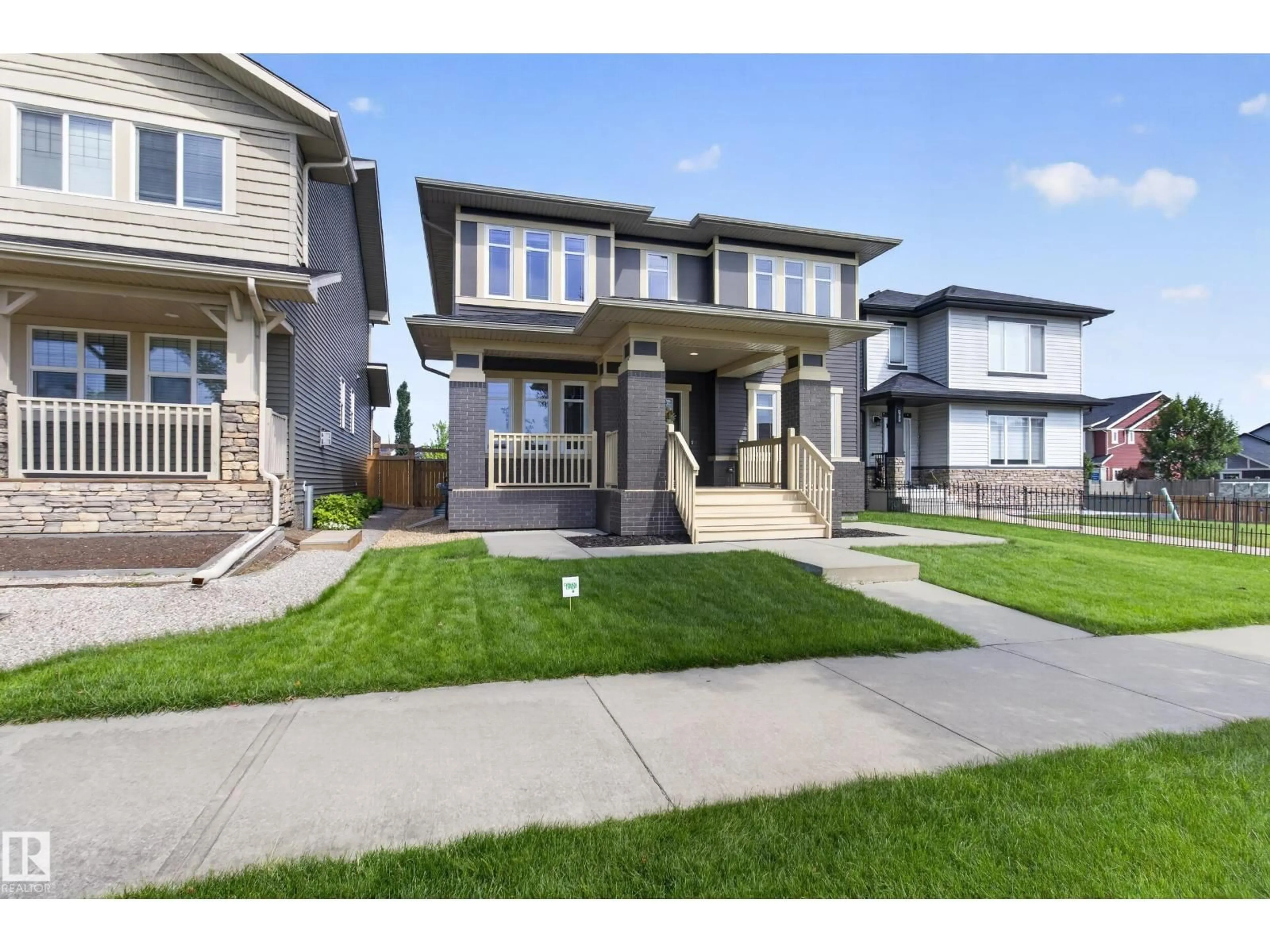 Home with vinyl exterior material, street for 2250 ASPEN TR, Sherwood Park Alberta T8H0W4