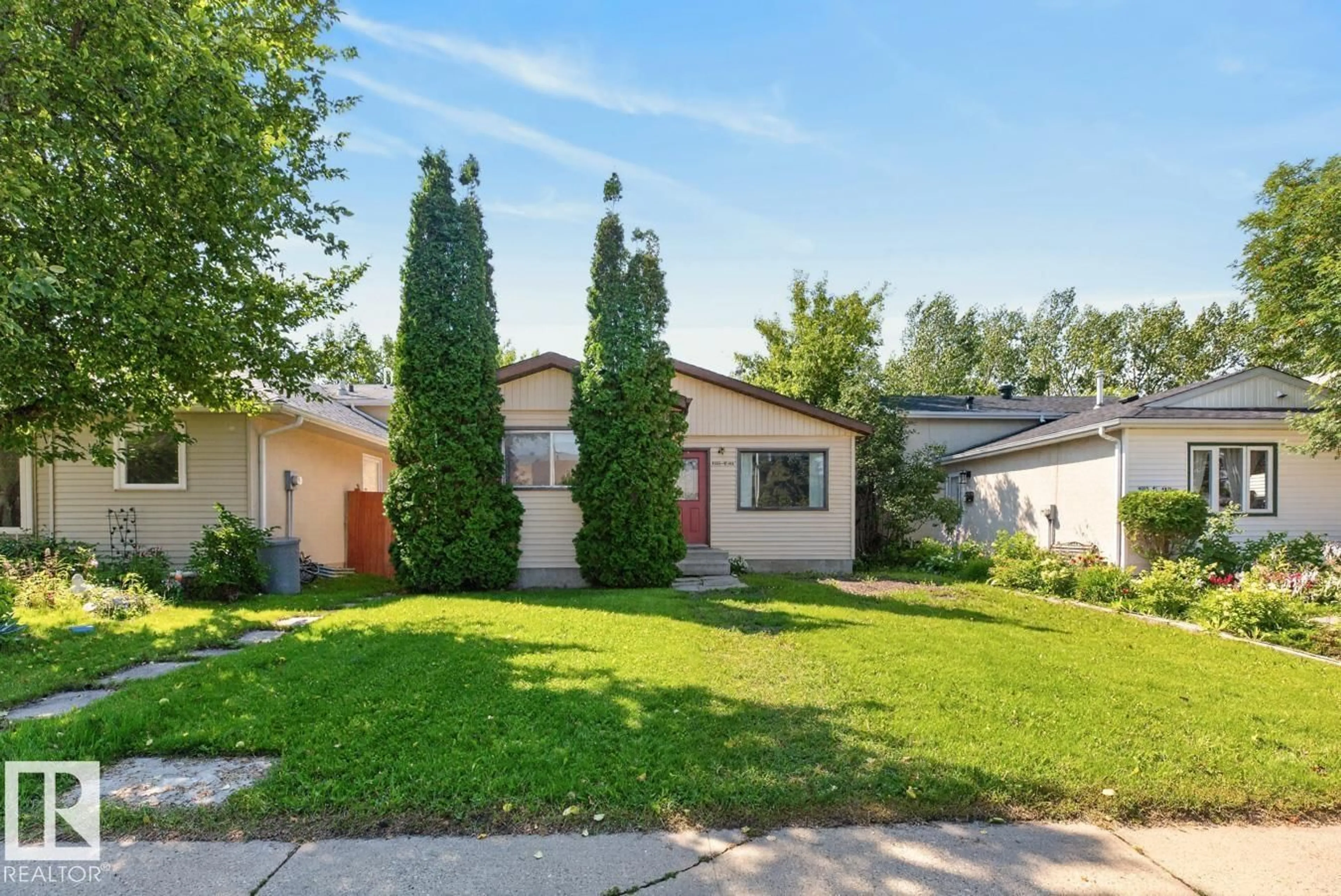 Home with vinyl exterior material, street for NW - 4003 41 AV, Edmonton Alberta T6L5K5