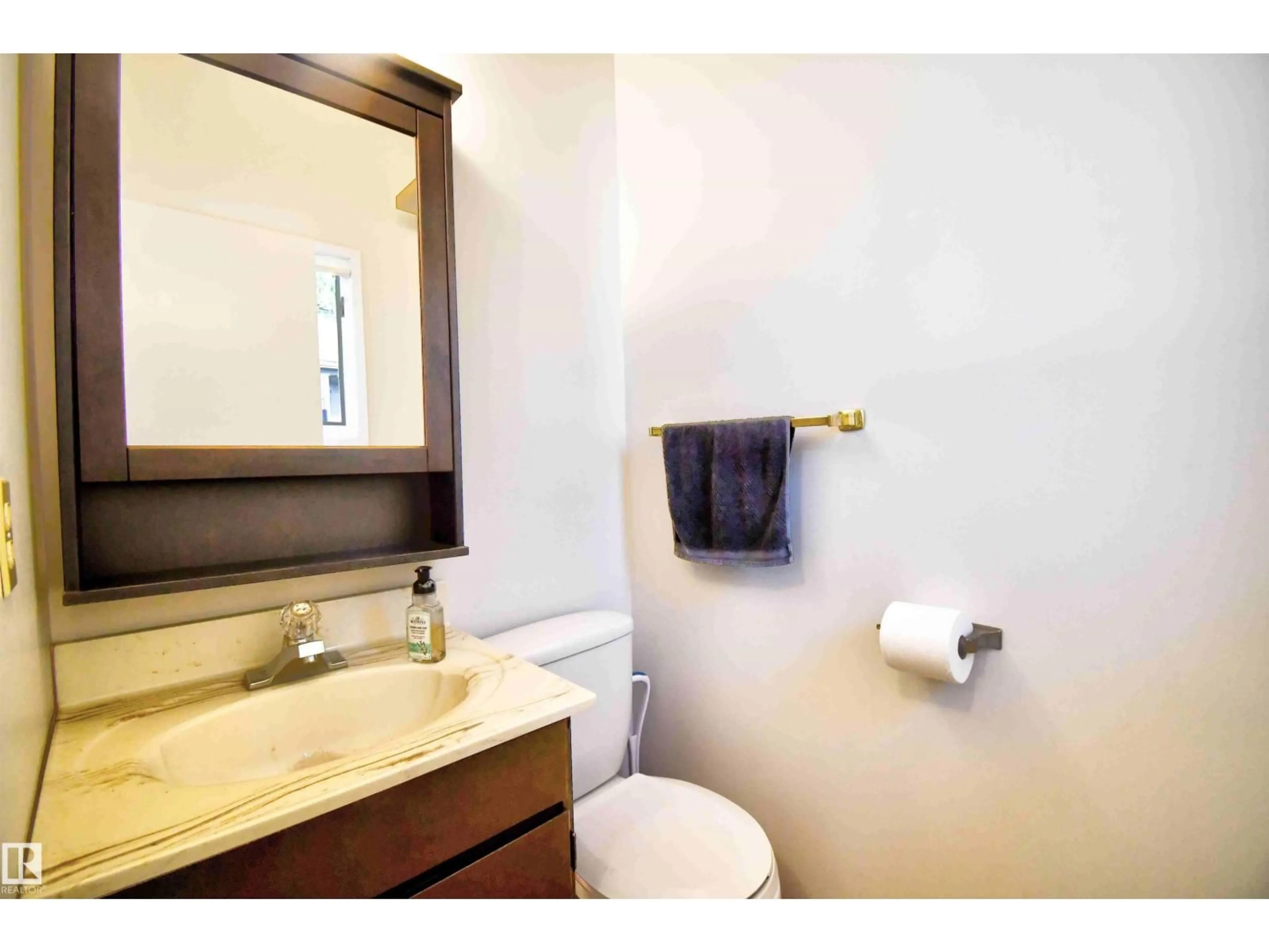 Standard bathroom, unknown for 5109 47 AV, St. Paul Town Alberta T0A3A4