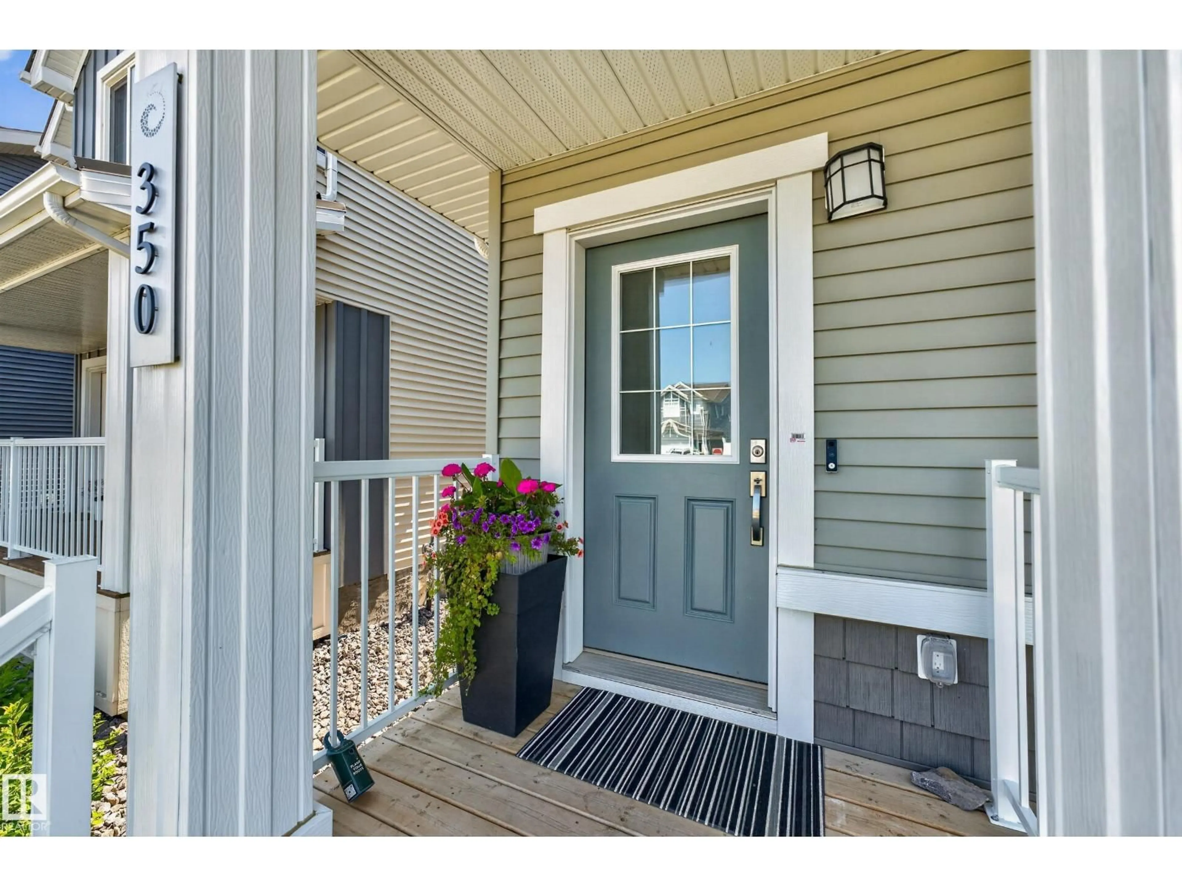 Indoor entryway for 350 JENSEN LAKES BV, St. Albert Alberta T8N7Y5