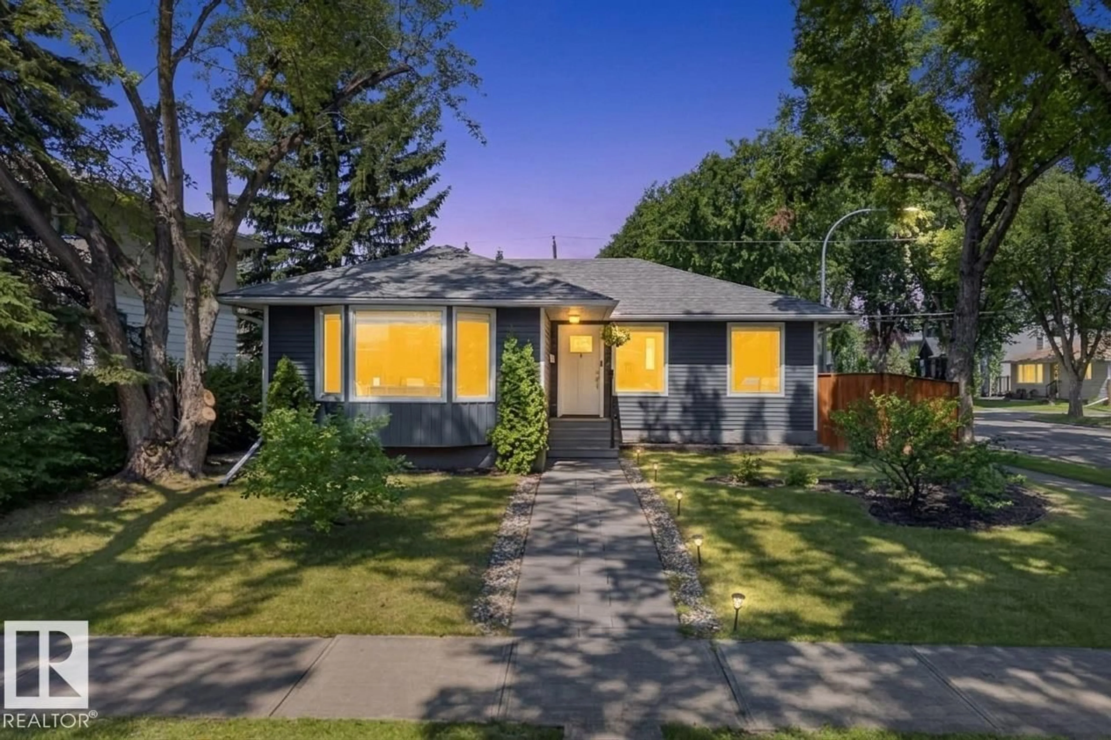 Home with vinyl exterior material, street for 14604 93 AV, Edmonton Alberta T5R5G6
