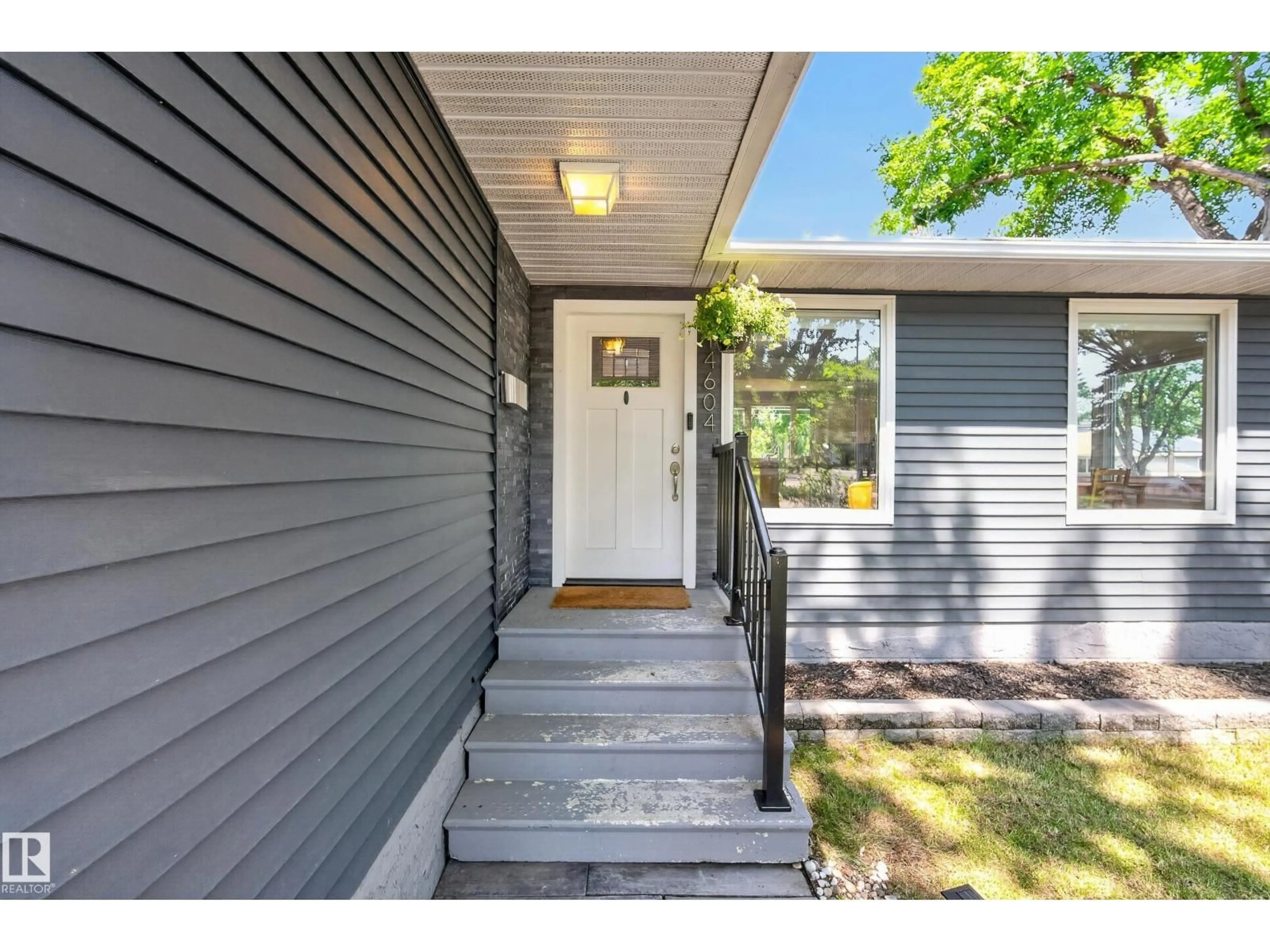 Unknown for 14604 93 AV, Edmonton Alberta T5R5G6