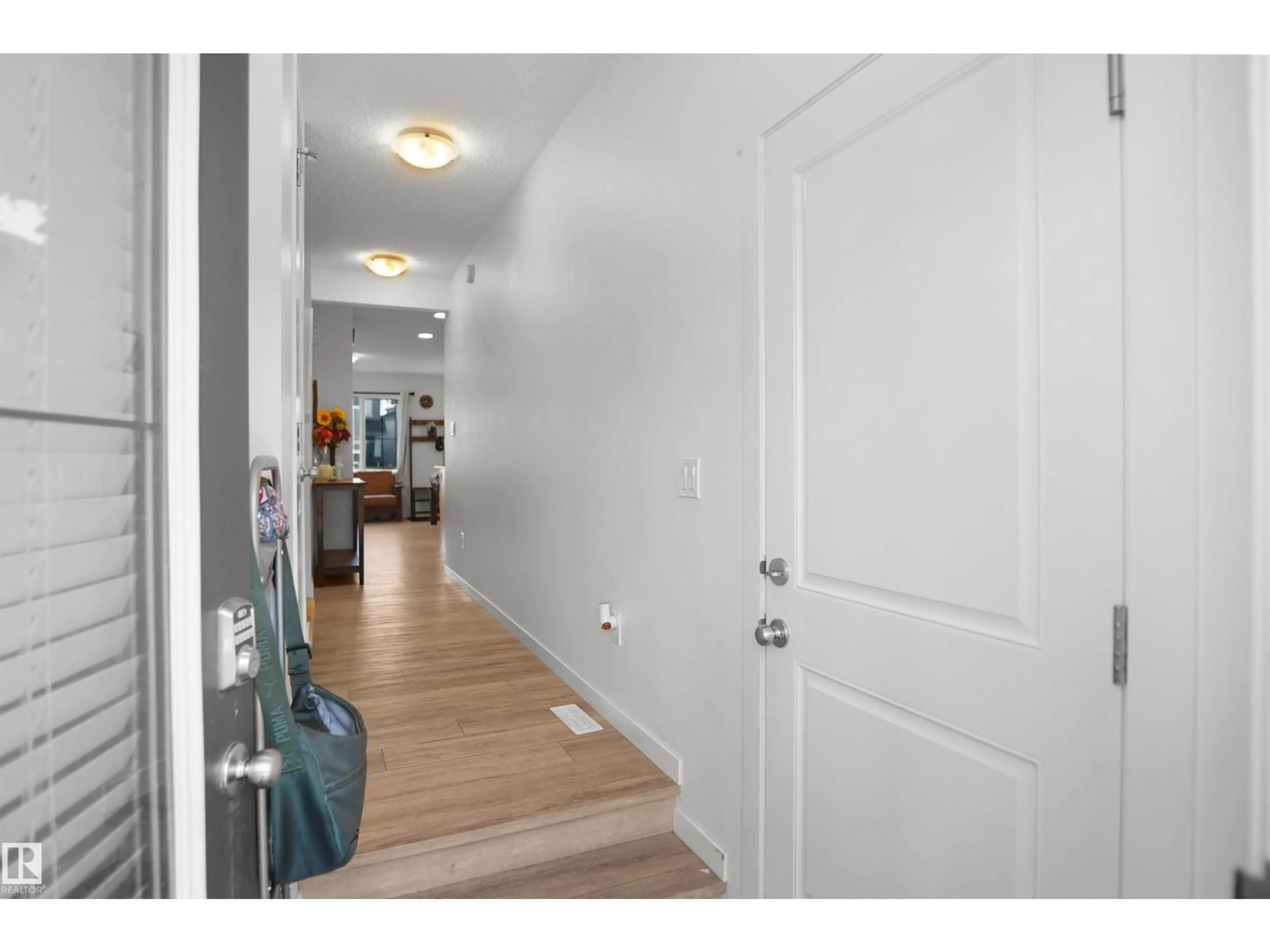 Indoor entryway for #42 - 19904 31 AV, Edmonton Alberta T6M3B9