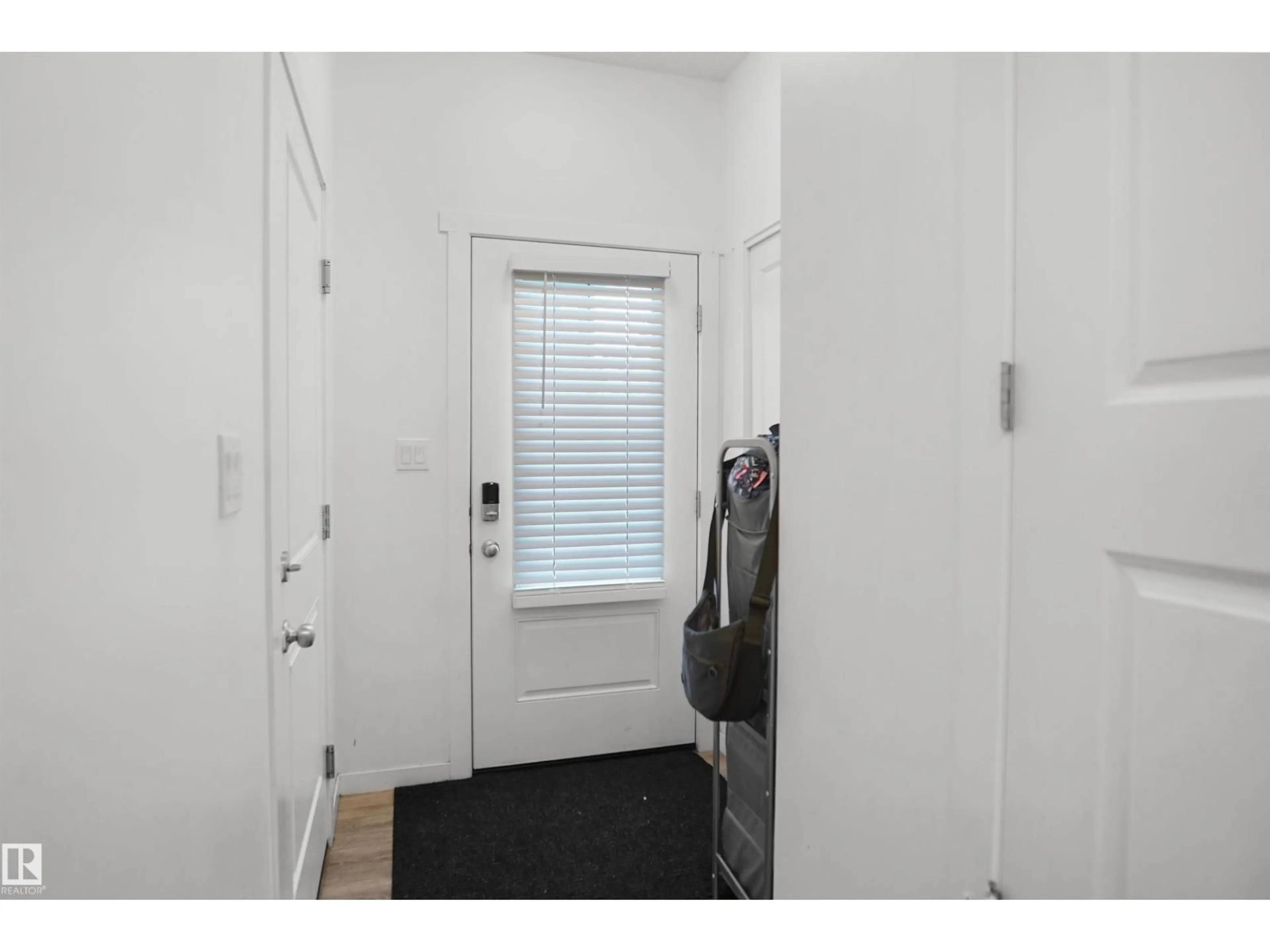 Indoor entryway for #42 - 19904 31 AV, Edmonton Alberta T6M3B9