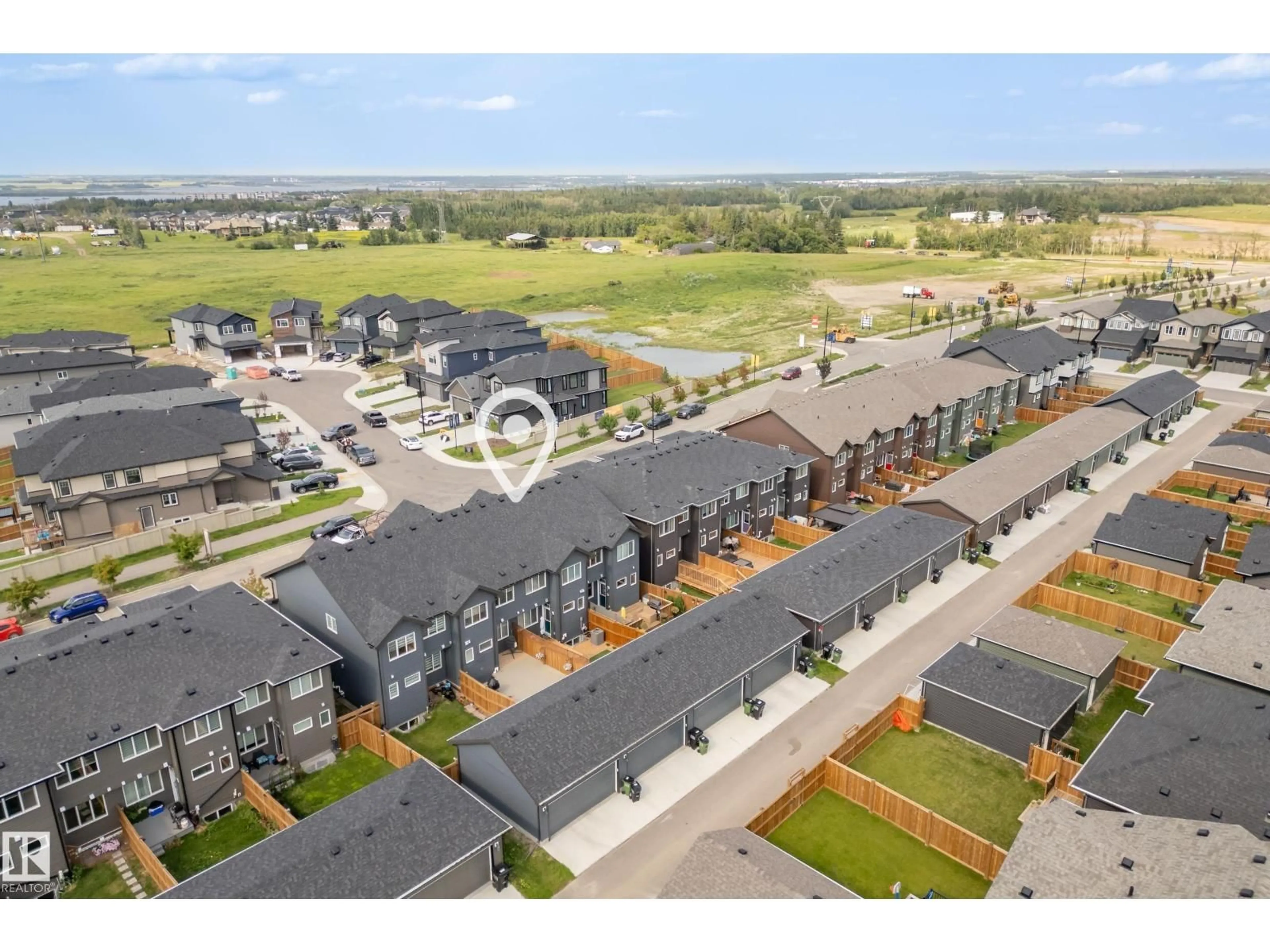 A pic from outside/outdoor area/front of a property/back of a property/a pic from drone, street for 175 KINGLET BV, Edmonton Alberta T5S0S6