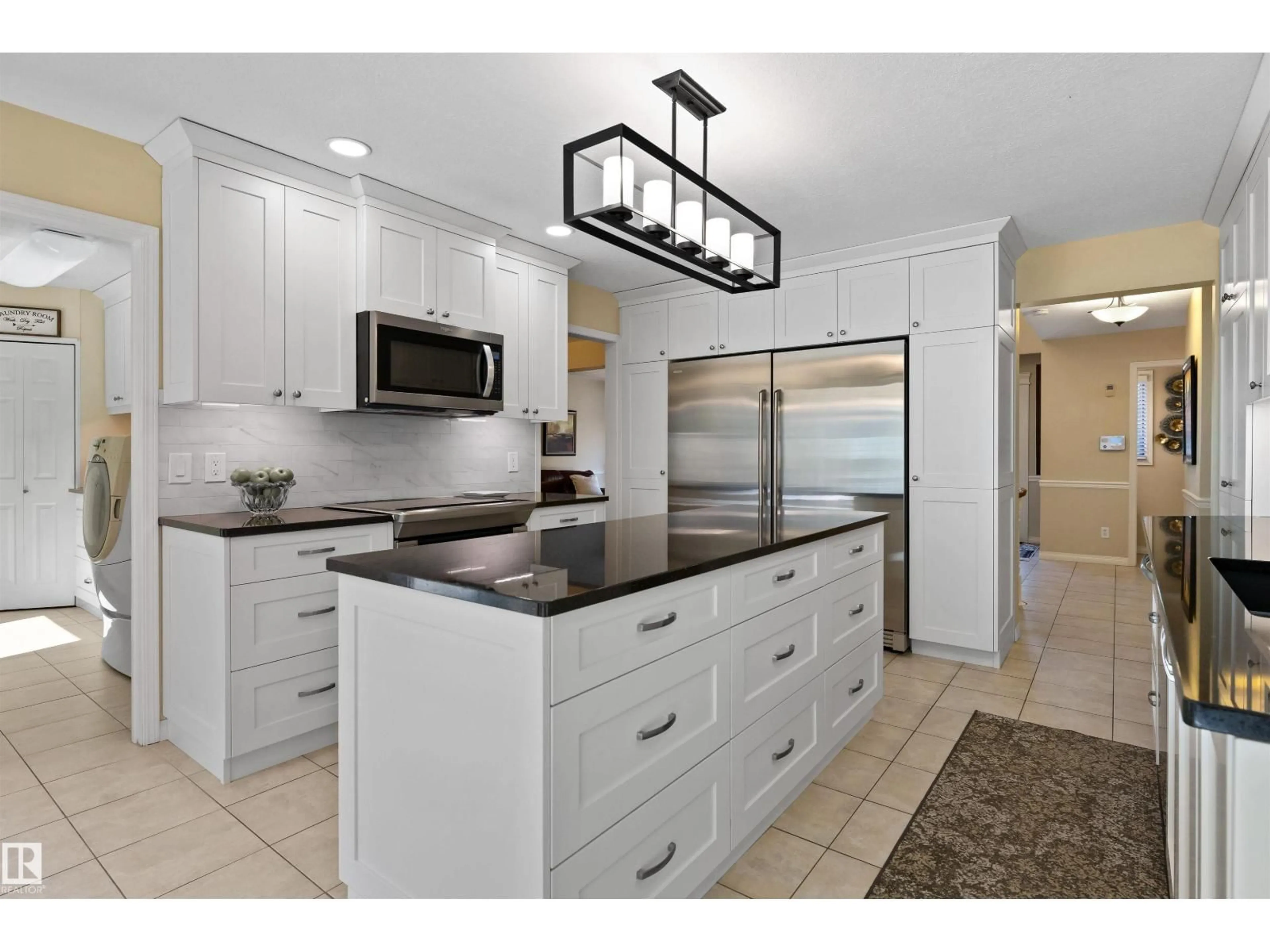 Open concept kitchen, ceramic/tile floor for 26 EASTBOURNE CL, St. Albert Alberta T8N5N5