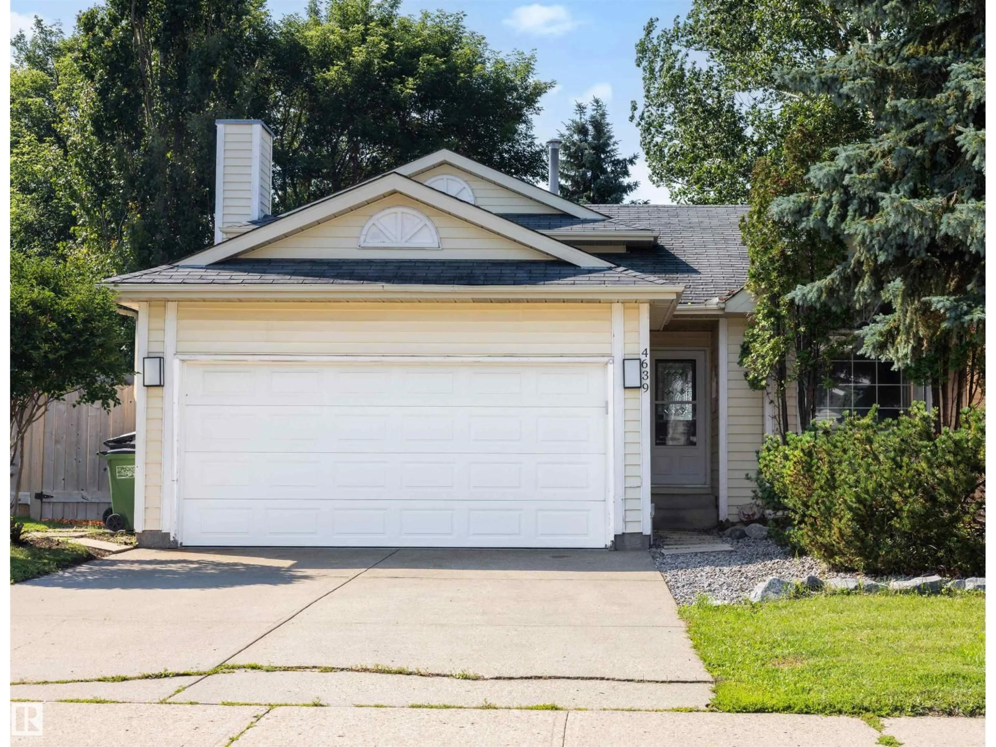 Home with vinyl exterior material, street for 4639 10 AV, Edmonton Alberta T6L4S2