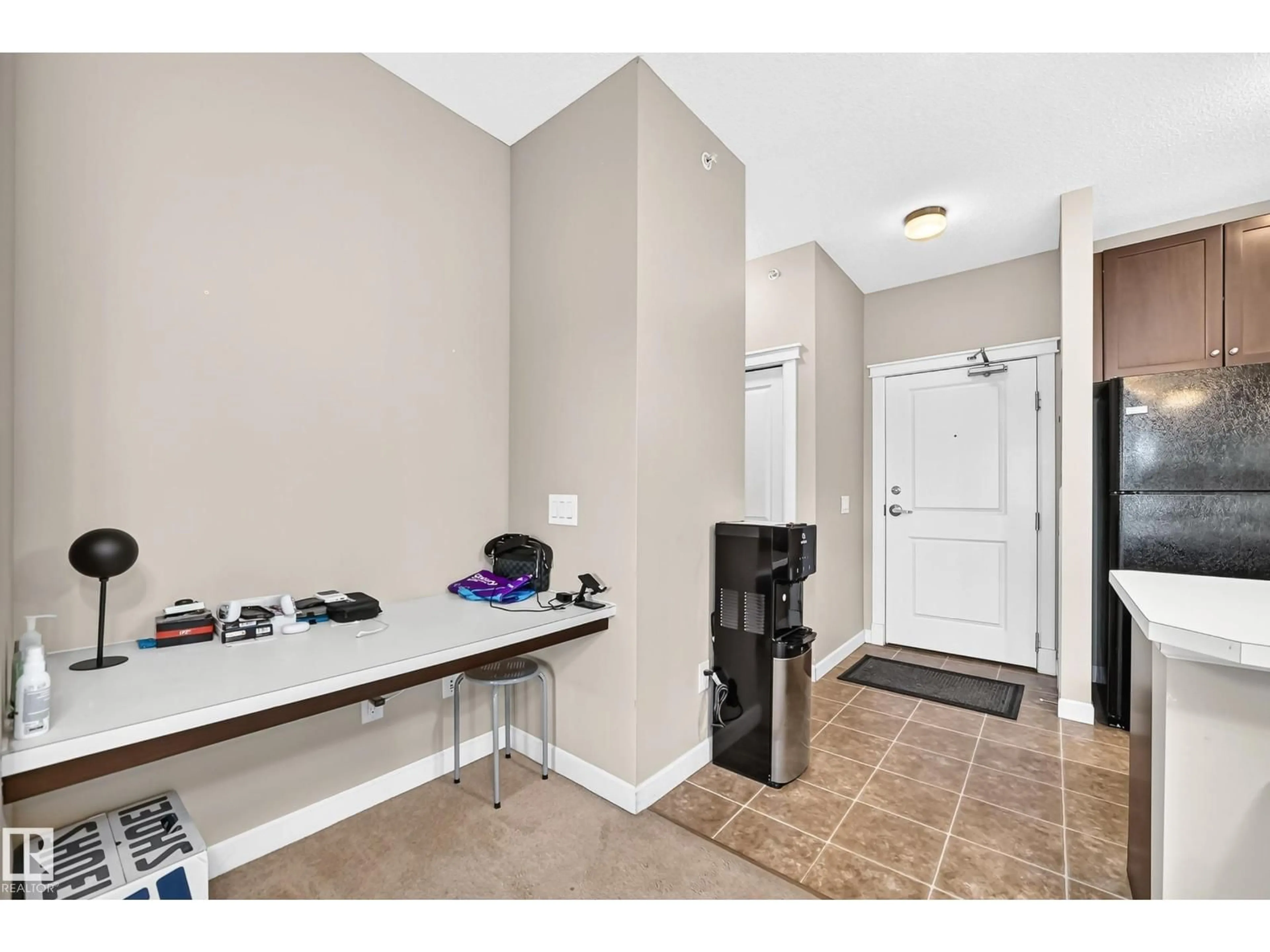 Indoor entryway for 411 - 3715 WHITELAW LN, Edmonton Alberta T6W2C3