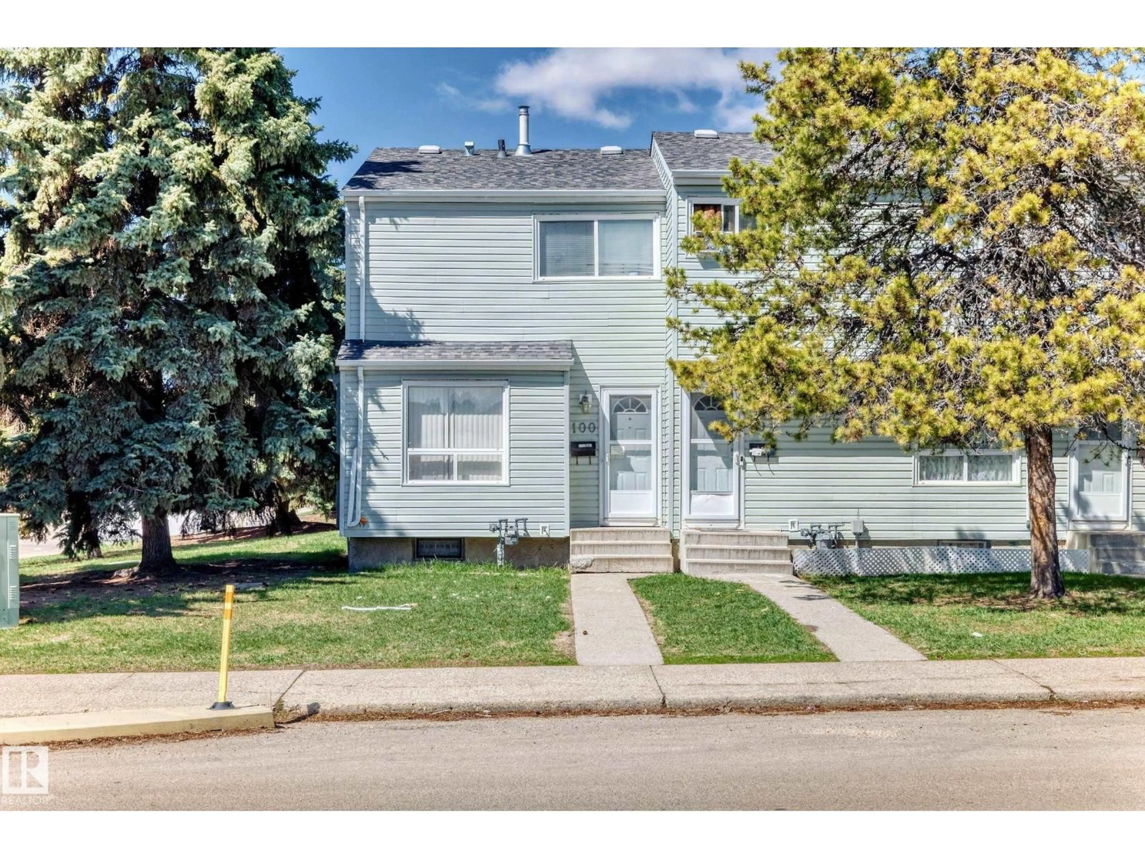 Home with vinyl exterior material, street for 100 DICKINSFIELD CT, Edmonton Alberta T5V5V8