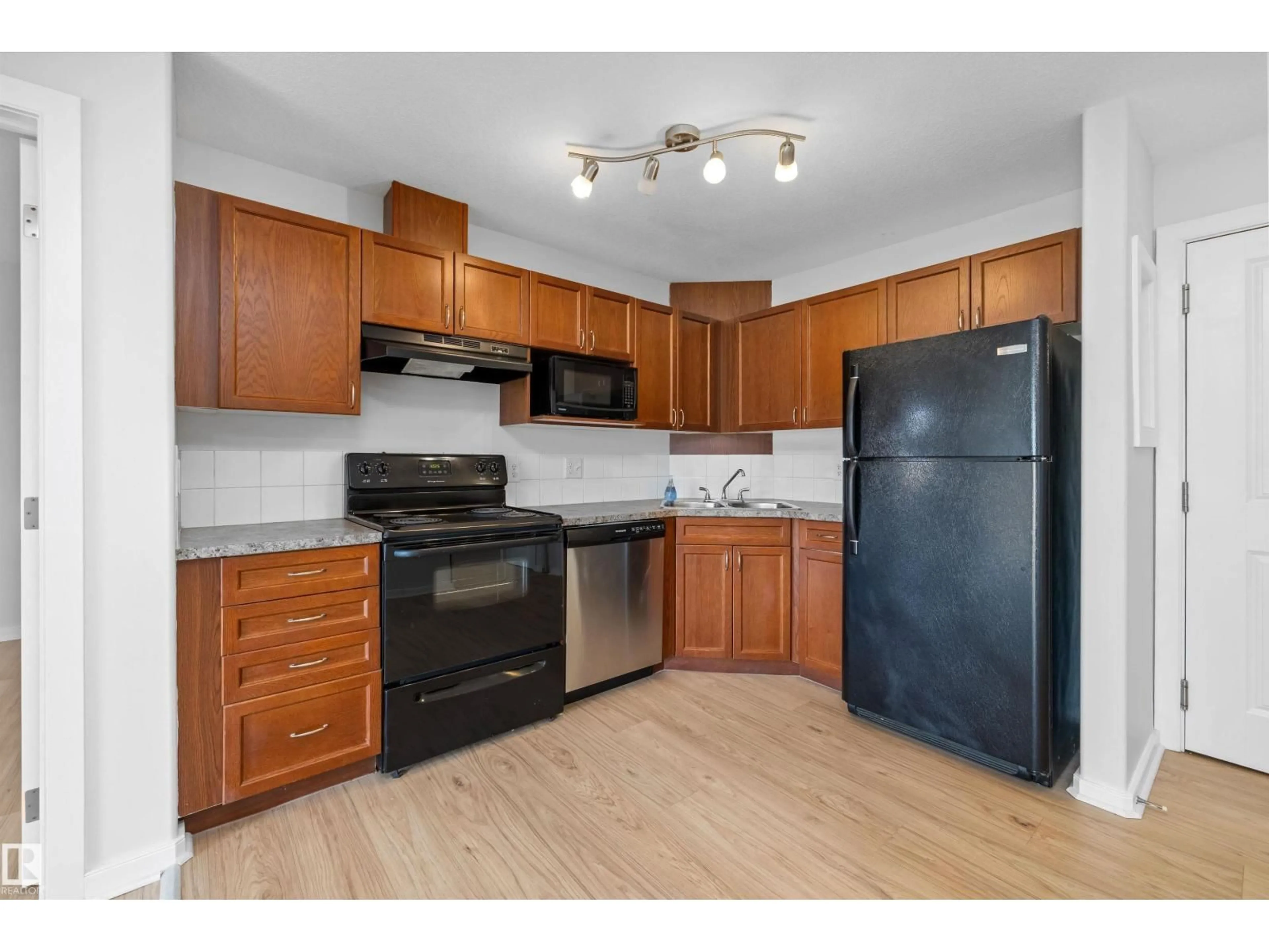 Standard kitchen, wood/laminate floor for #221 - 240 SPRUCE RIDGE RD, Spruce Grove Alberta T7X0G5