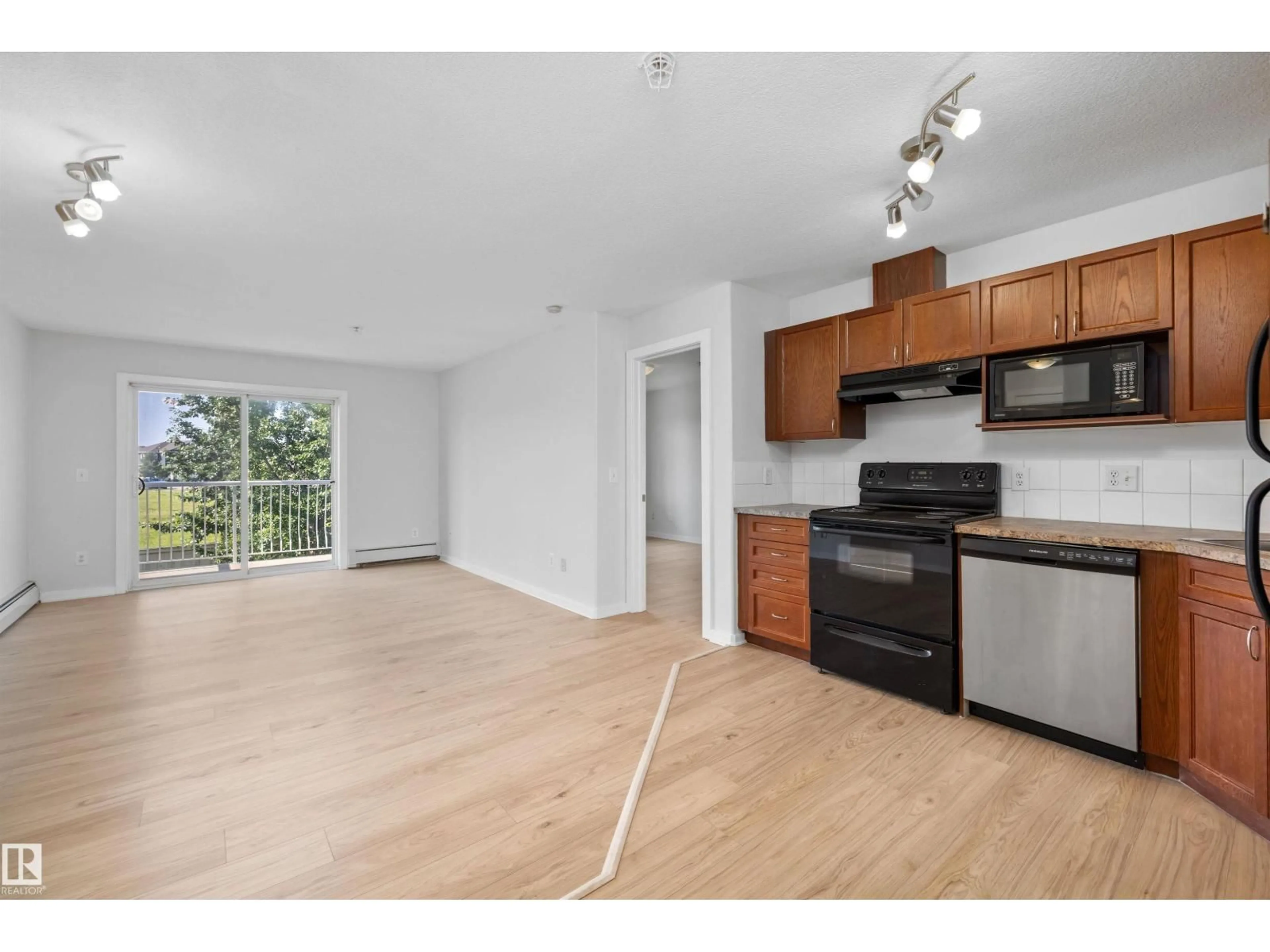 Standard kitchen, wood/laminate floor for #221 - 240 SPRUCE RIDGE RD, Spruce Grove Alberta T7X0G5