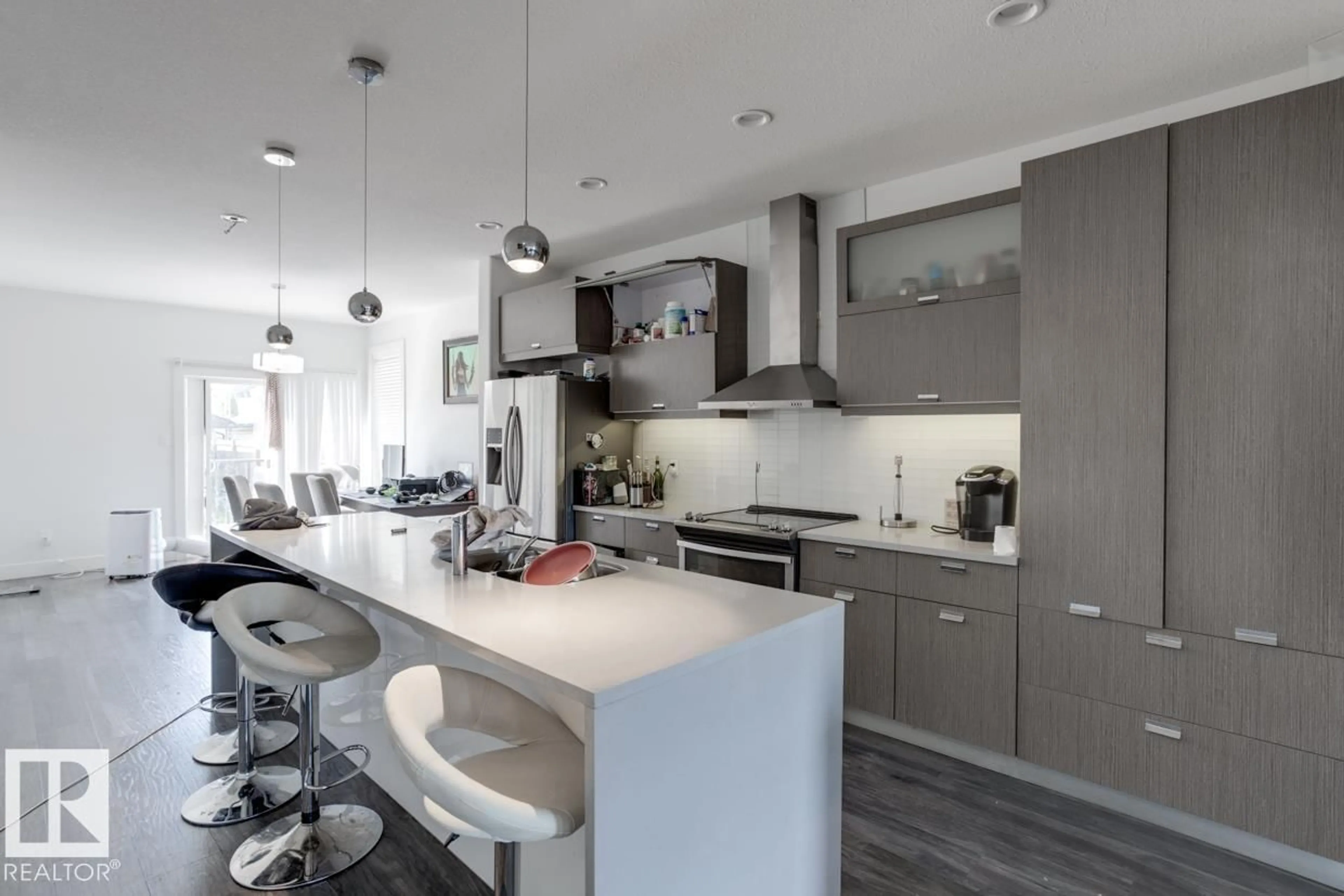 Contemporary kitchen, unknown for 8722 150 ST, Edmonton Alberta T5R1E4