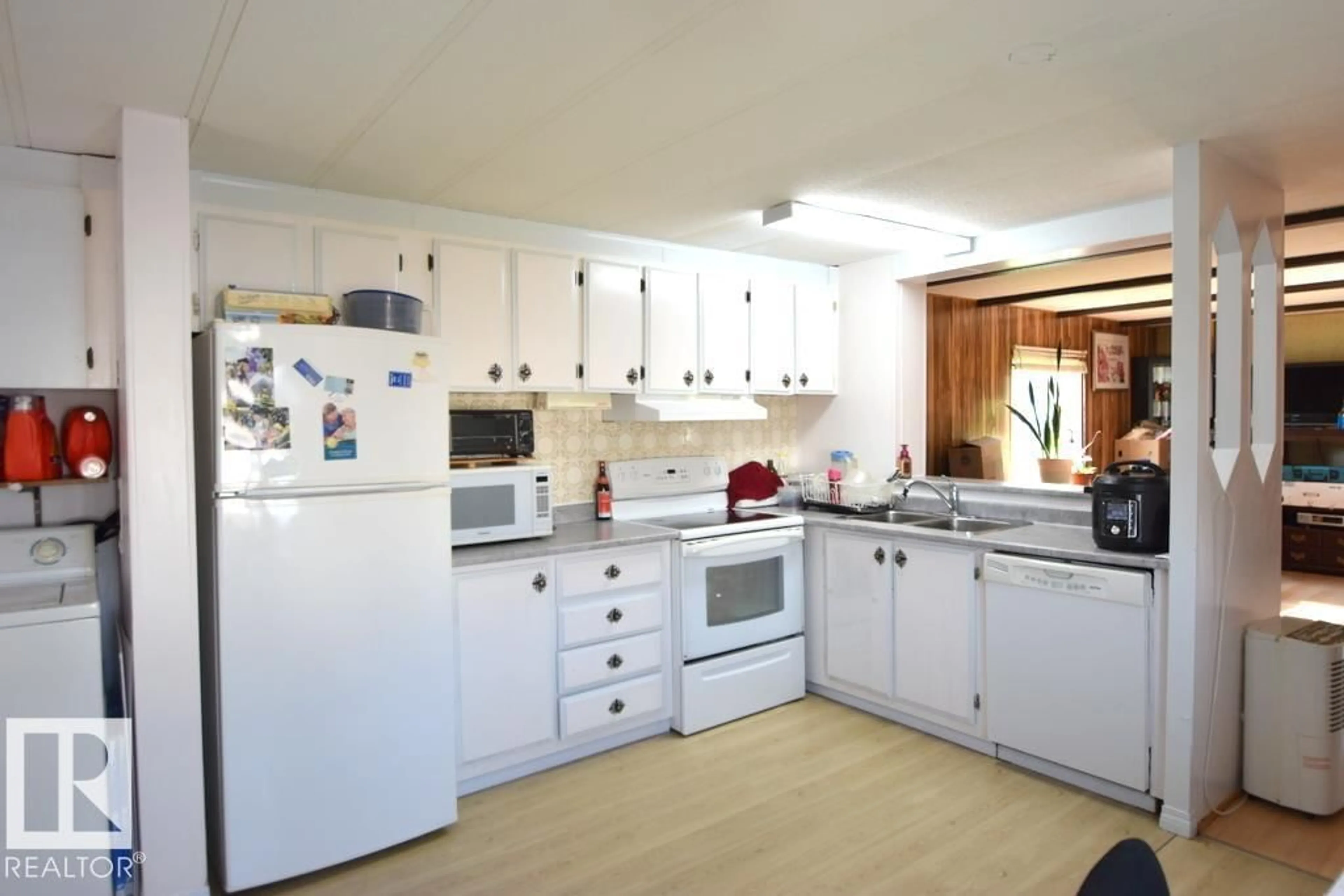 Standard kitchen, wood/laminate floor for E - 5222 3RD AV, Boyle Alberta T0A0M0
