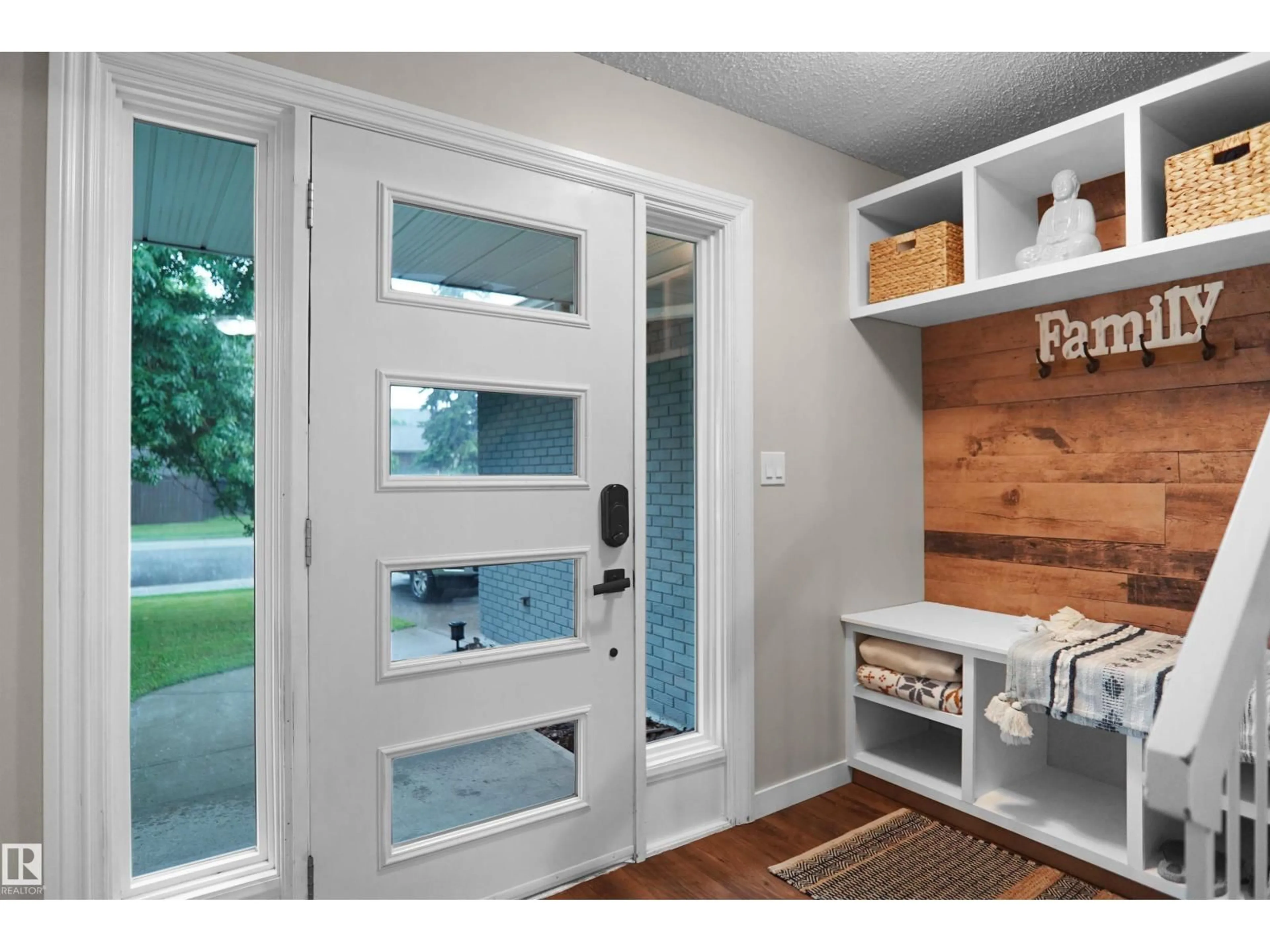 Indoor entryway for 112 GARIEPY CR, Edmonton Alberta T6M1A1