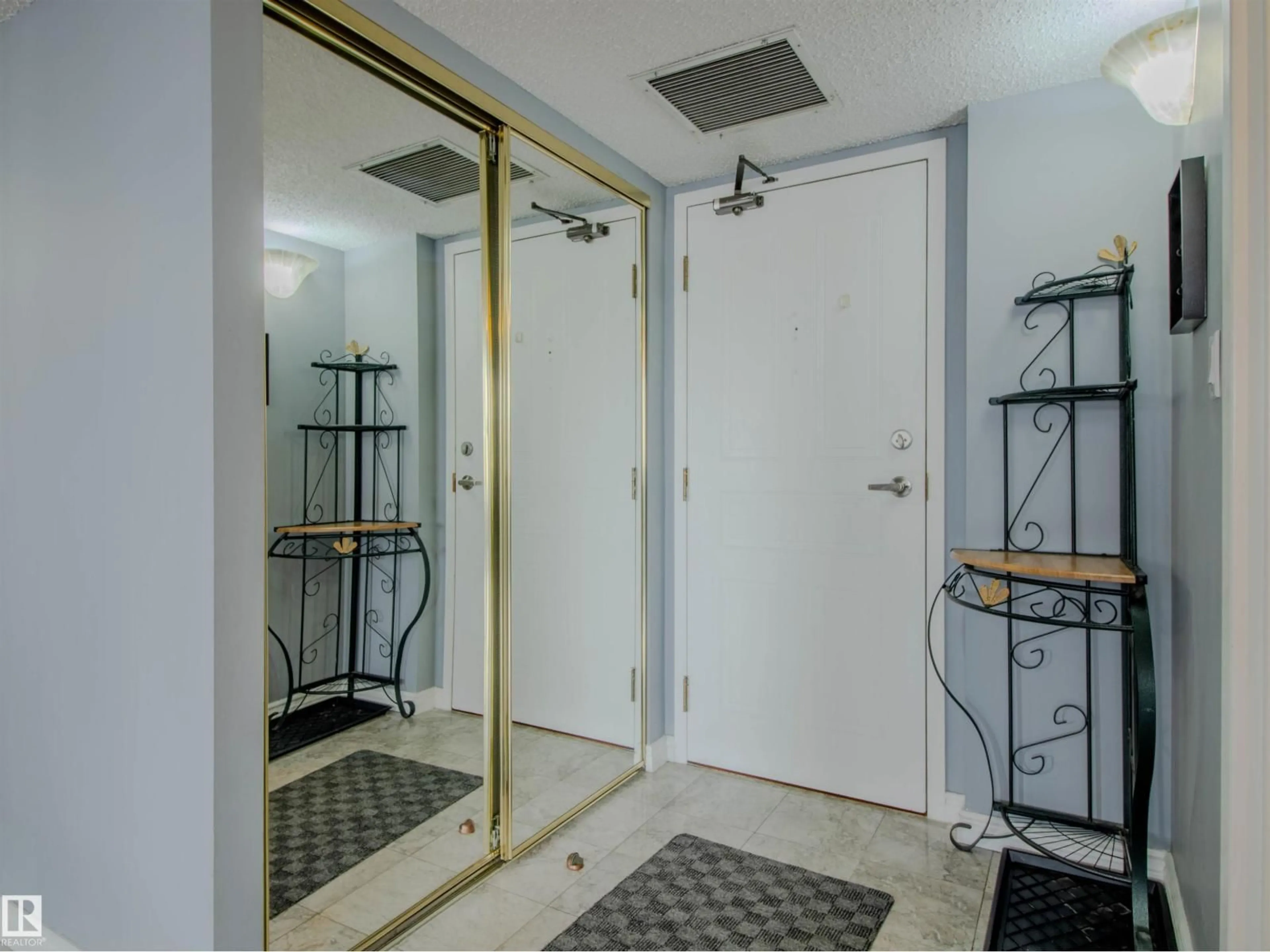 Unknown for 202 - 8340 JASPER AV, Edmonton Alberta T5H4C6
