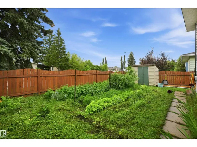 6903 151 AV, Edmonton 5