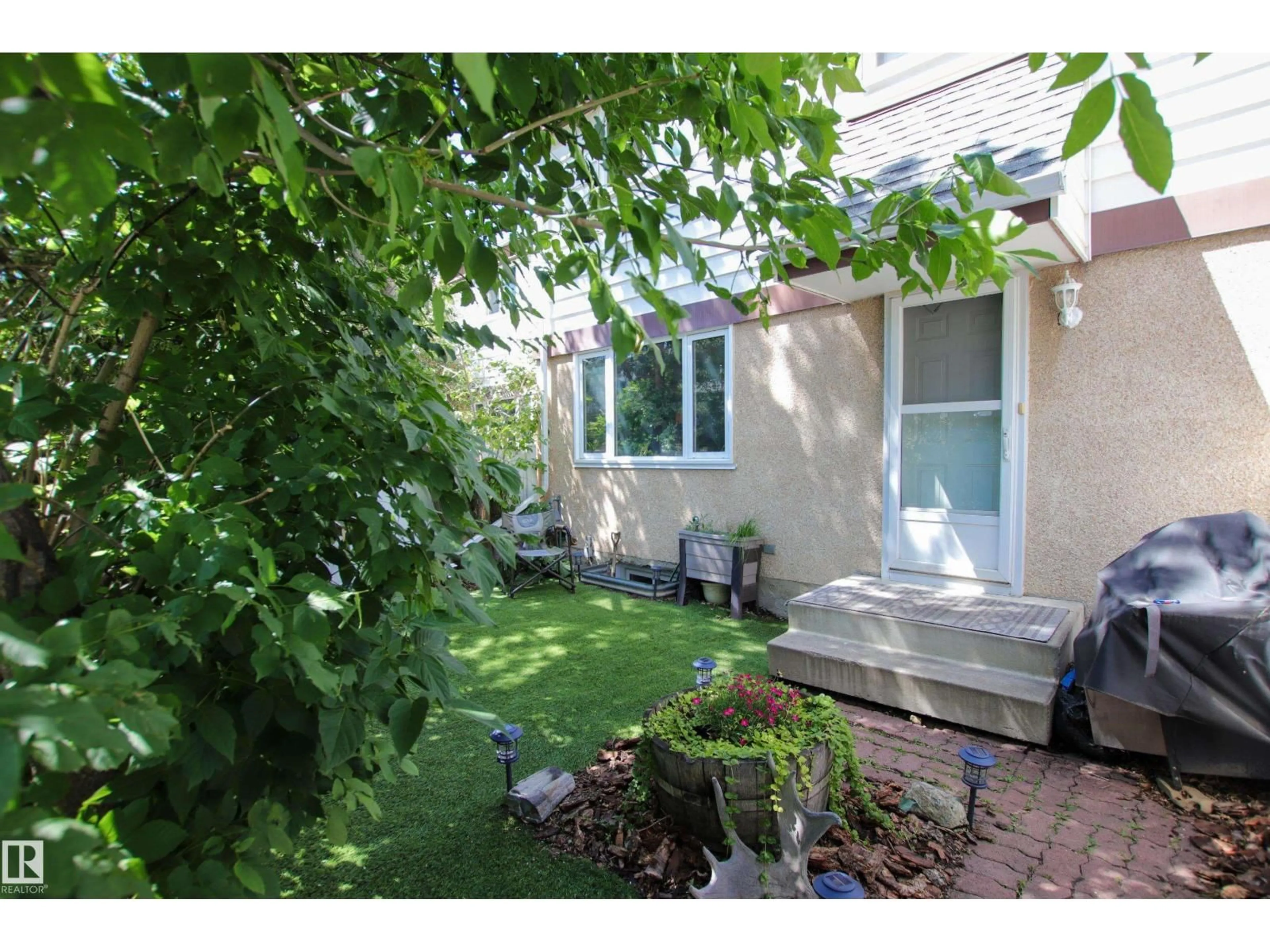 Patio, street for 10D TWIN TC NW, Edmonton Alberta T6K1V4