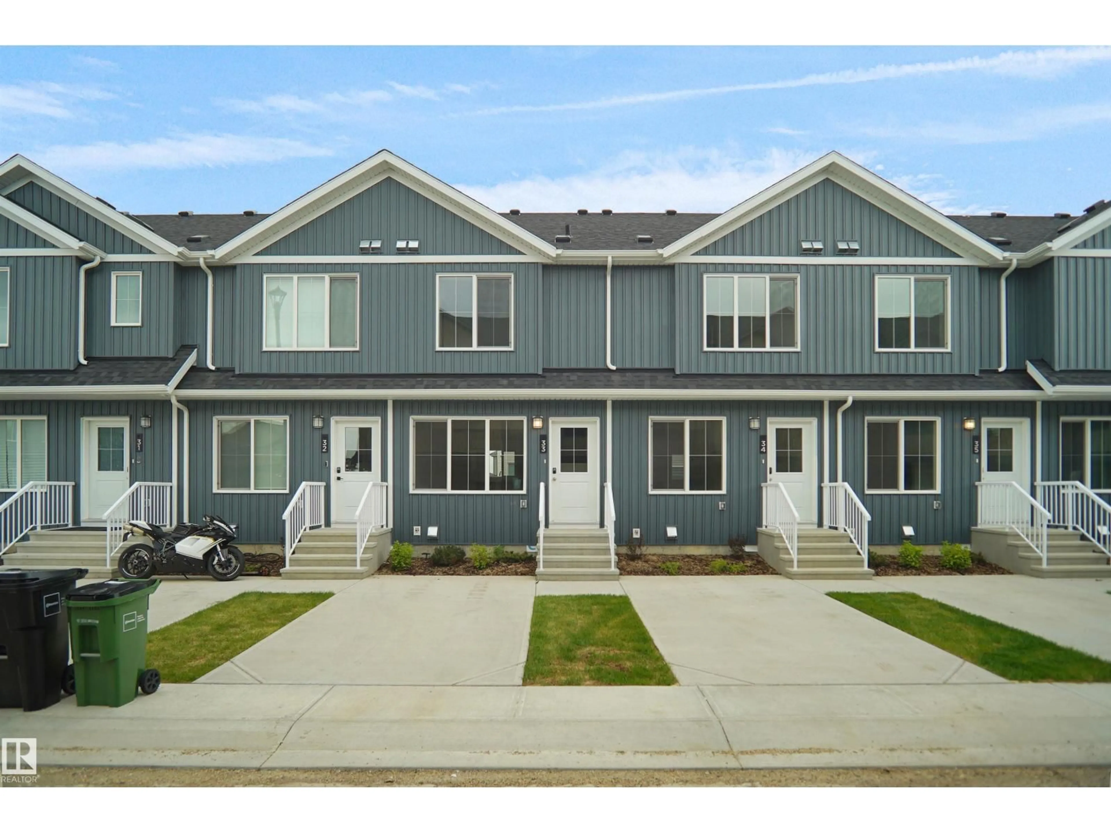 Home with vinyl exterior material, street for #35 - 1009 CY BECKER RD, Edmonton Alberta T5Y4B7