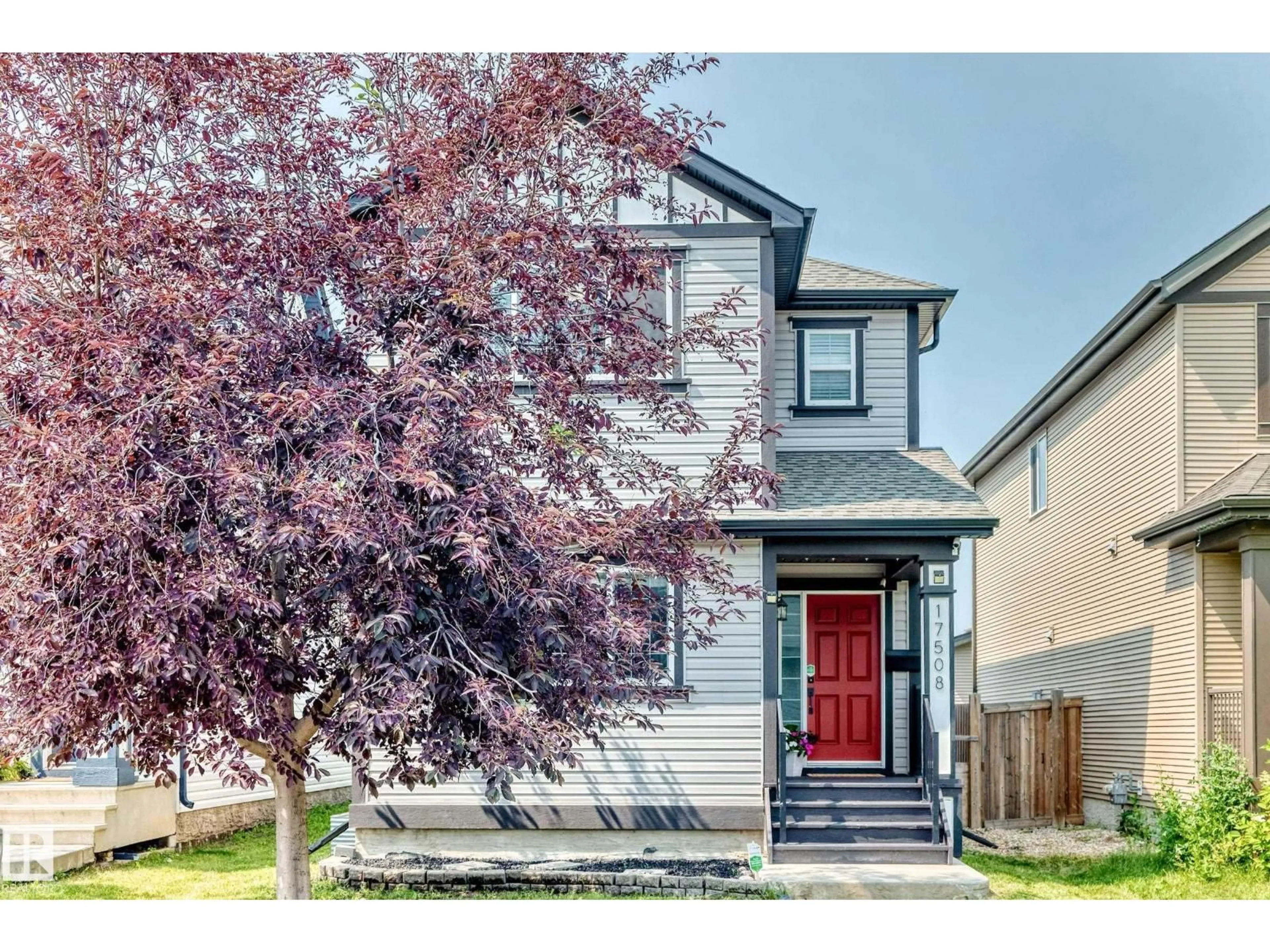 Home with vinyl exterior material, street for 17508 58 ST, Edmonton Alberta T5T0T5
