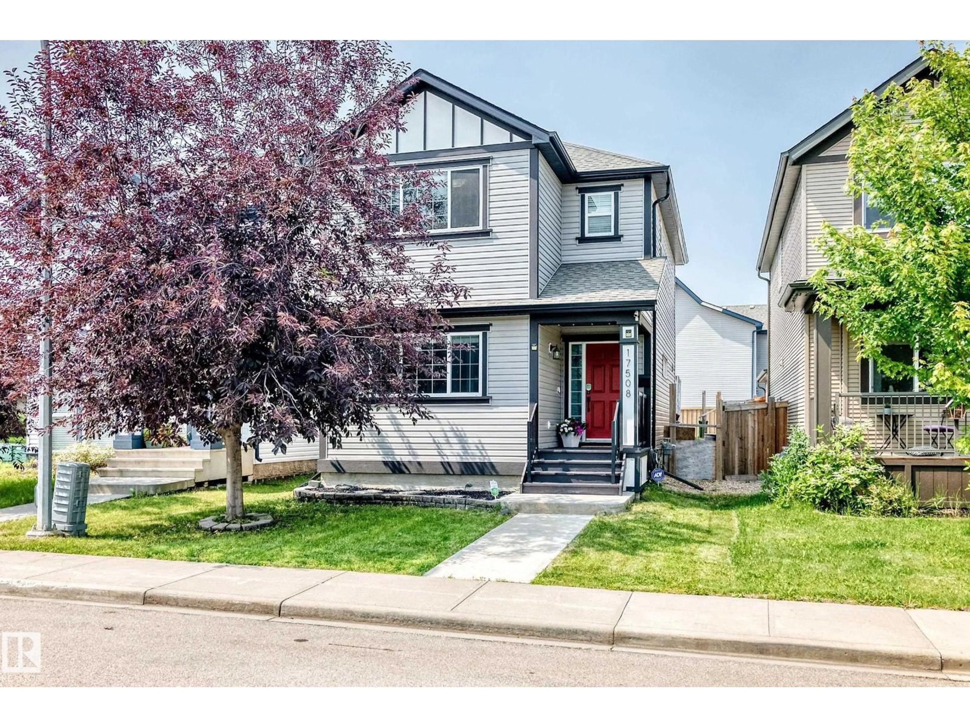Home with vinyl exterior material, street for 17508 58 ST, Edmonton Alberta T5T0T5