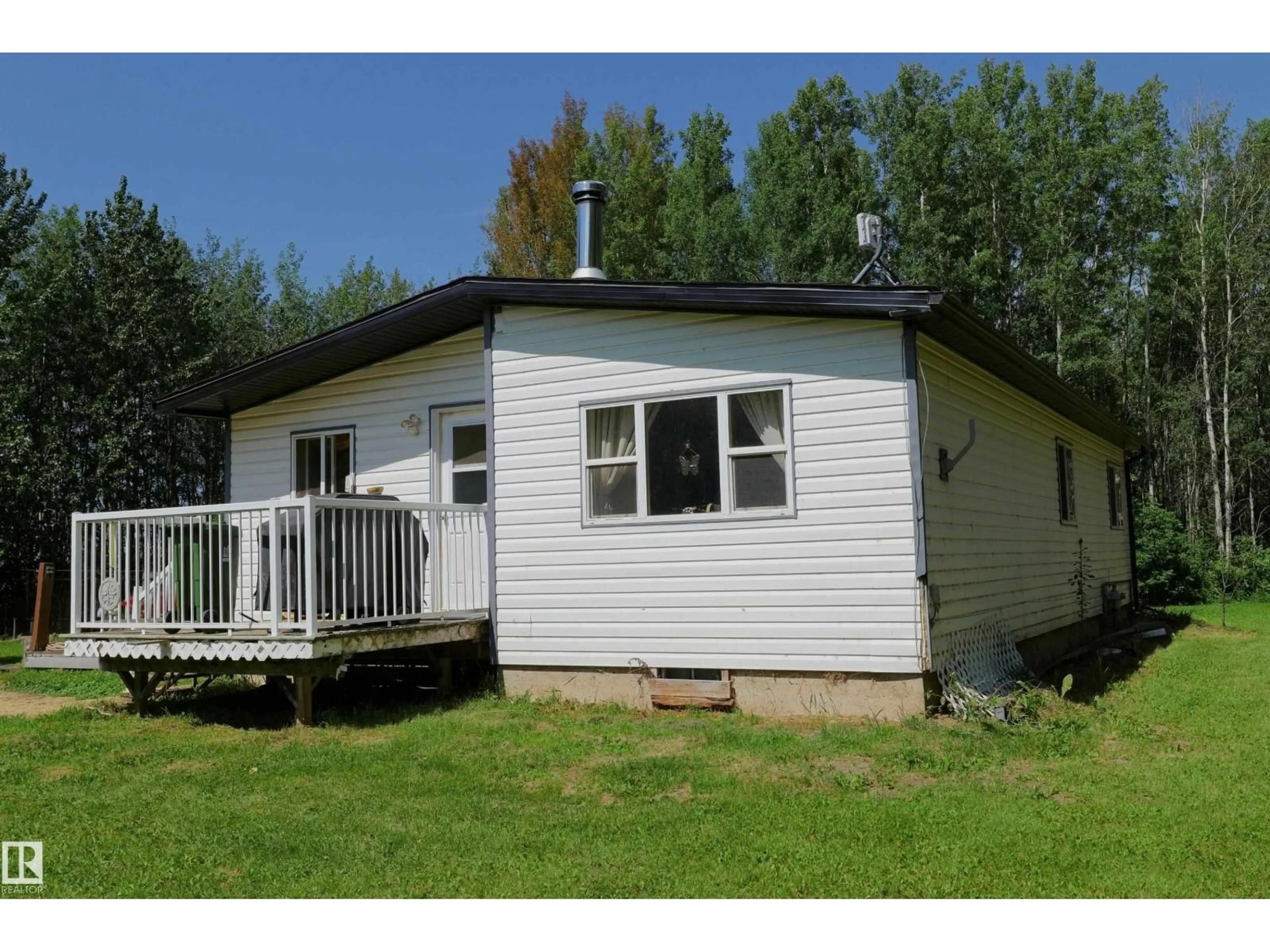 Shed for 5318 TWP RD 612, Rural Barrhead County Alberta T7N1N3