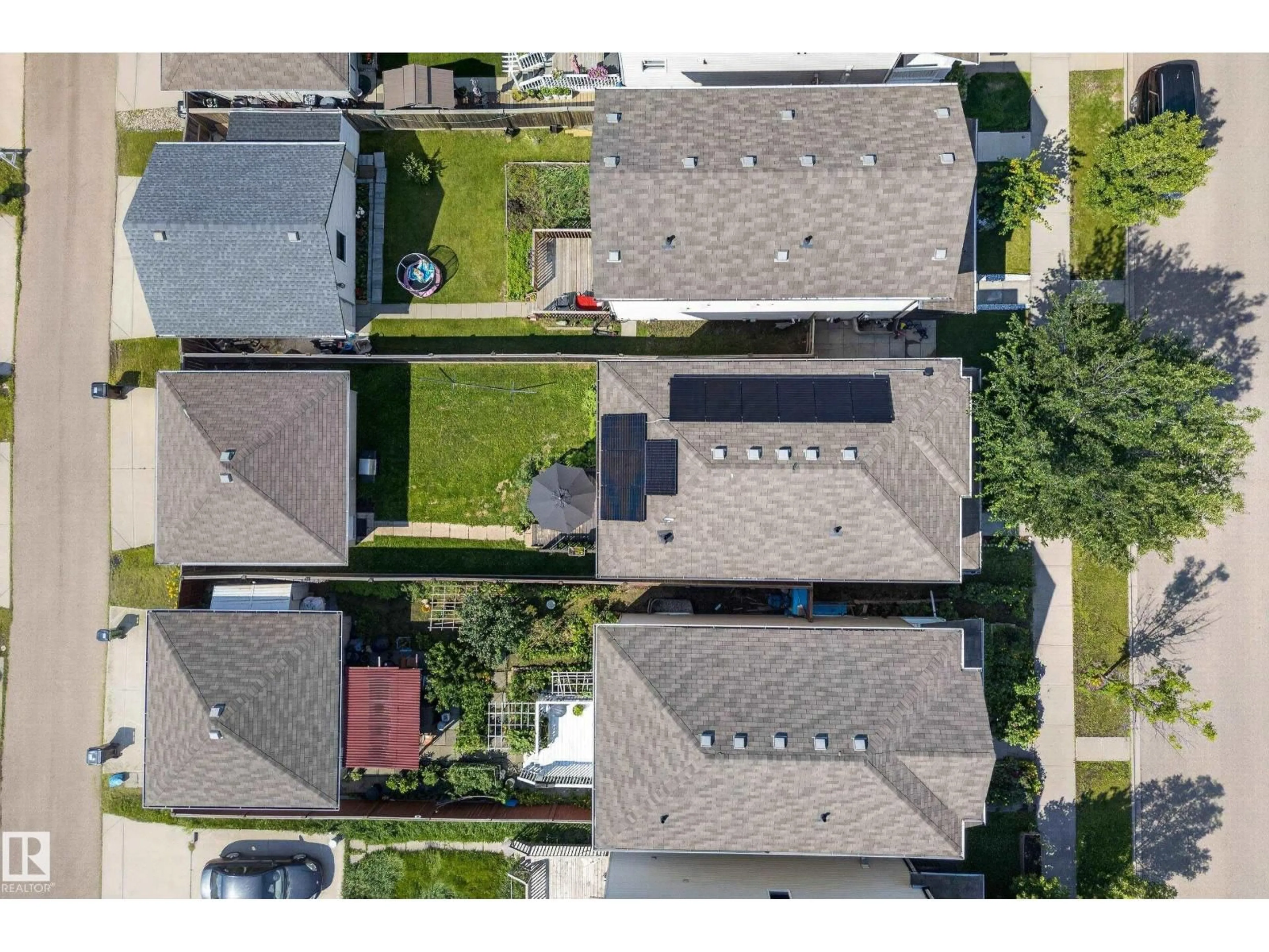 A pic from outside/outdoor area/front of a property/back of a property/a pic from drone, street for NW - 3003 20 AV, Edmonton Alberta T6T0L8