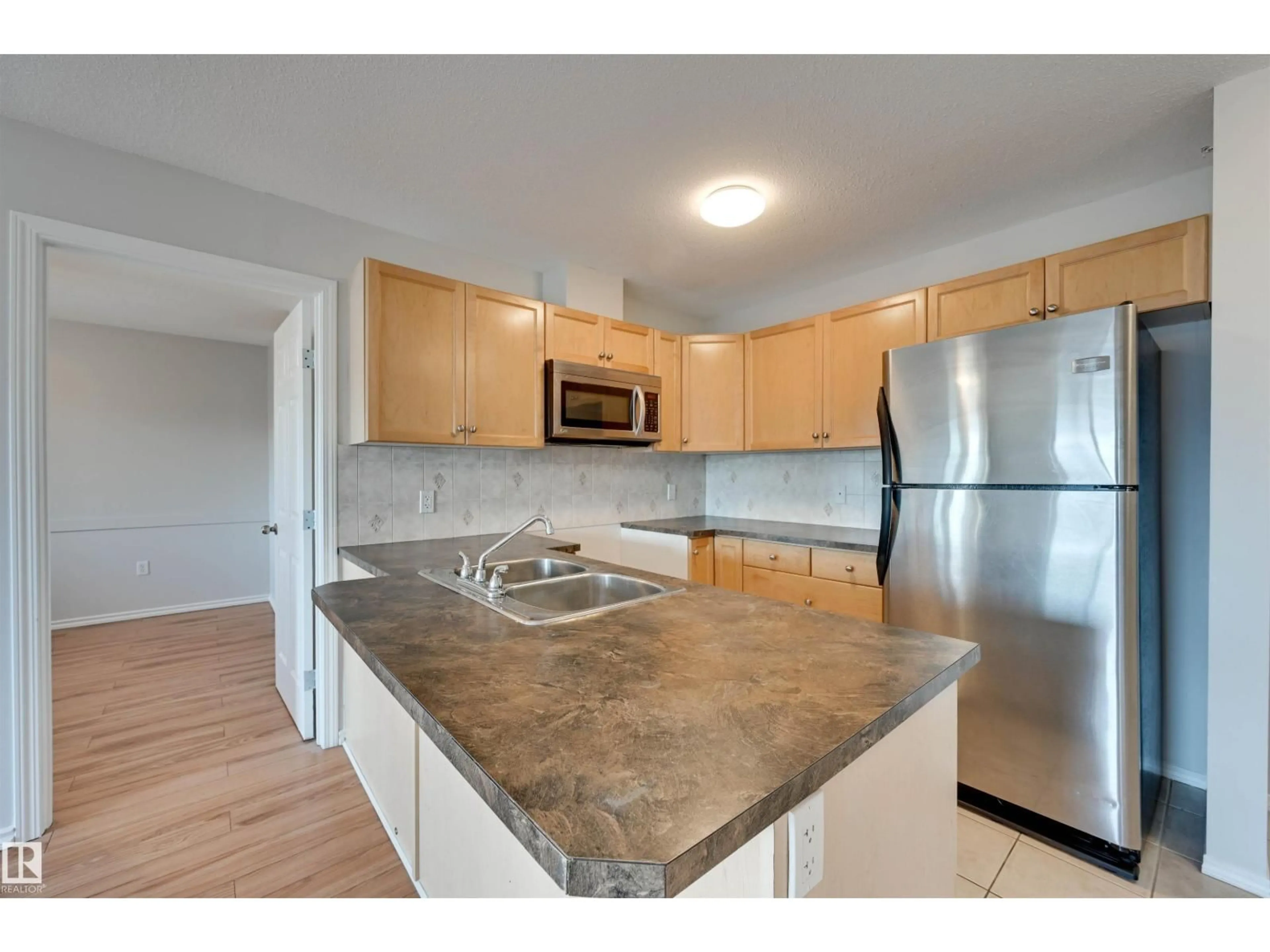 Standard kitchen, unknown for 4309 - 430 33 ST, Stony Plain Alberta T7Z0C4