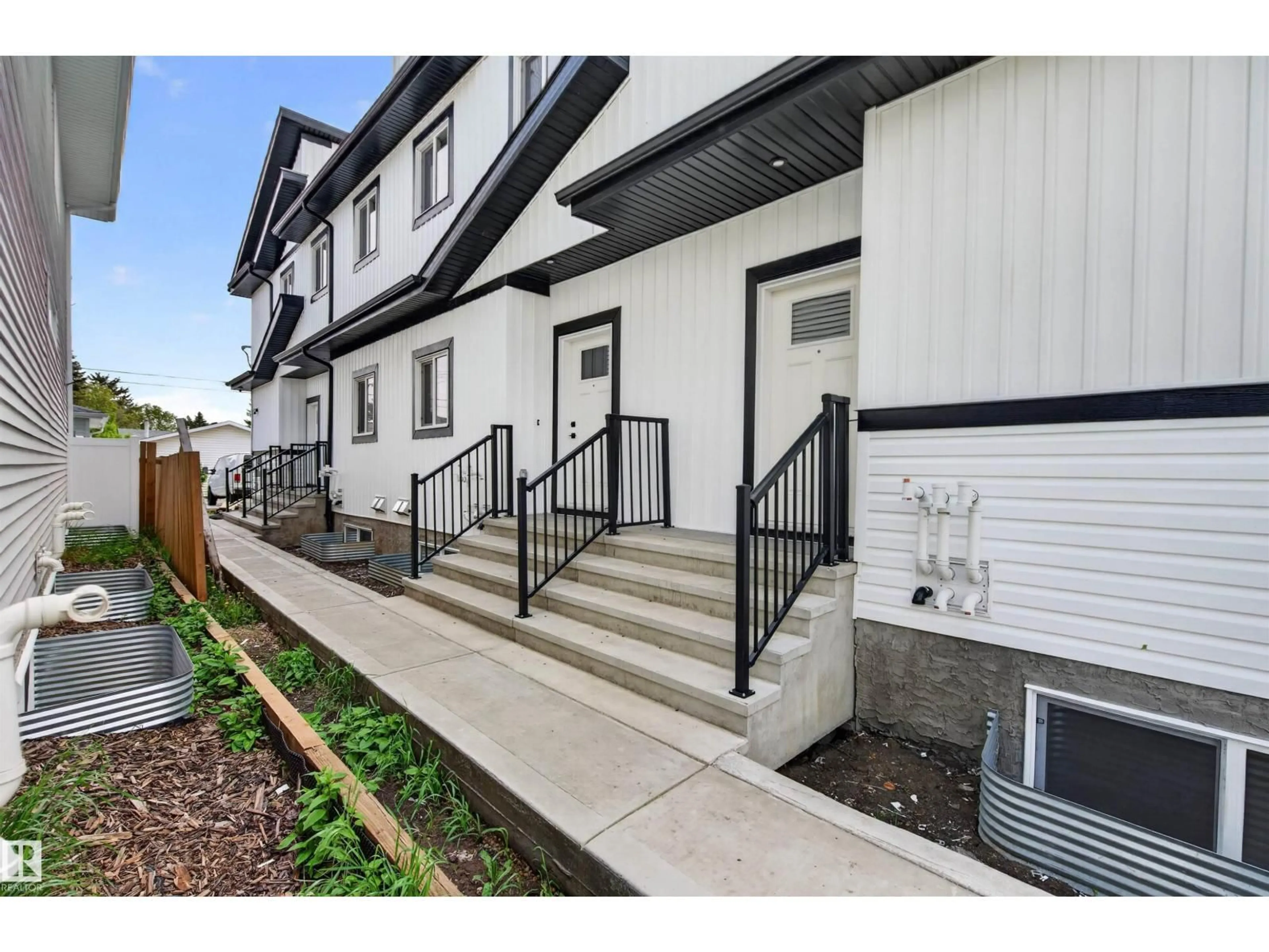 Unknown for NW - 10915 159 ST, Edmonton Alberta T5P3B9