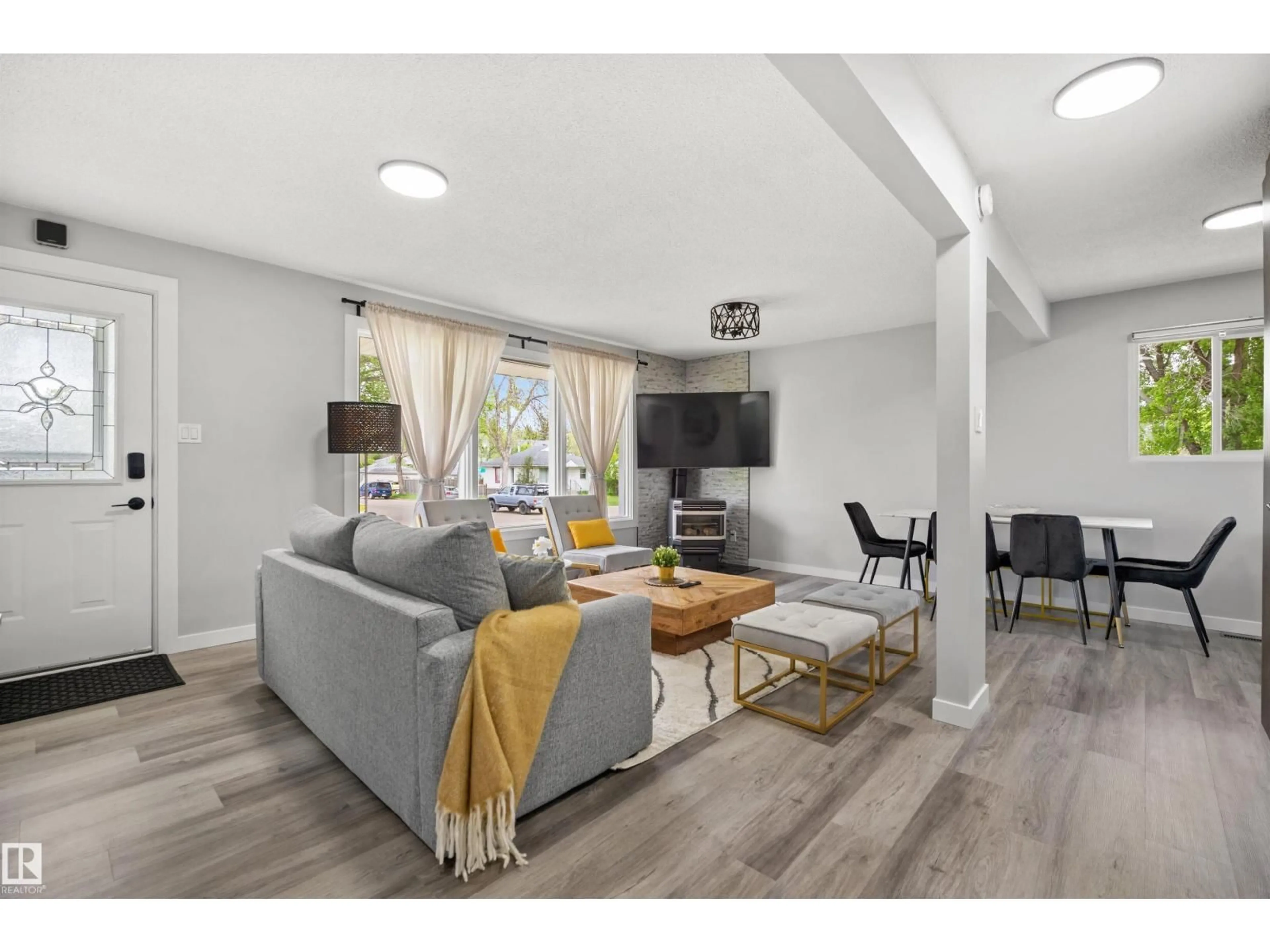 Living room with furniture, unknown for 4001 113 AV, Edmonton Alberta T5W0R2