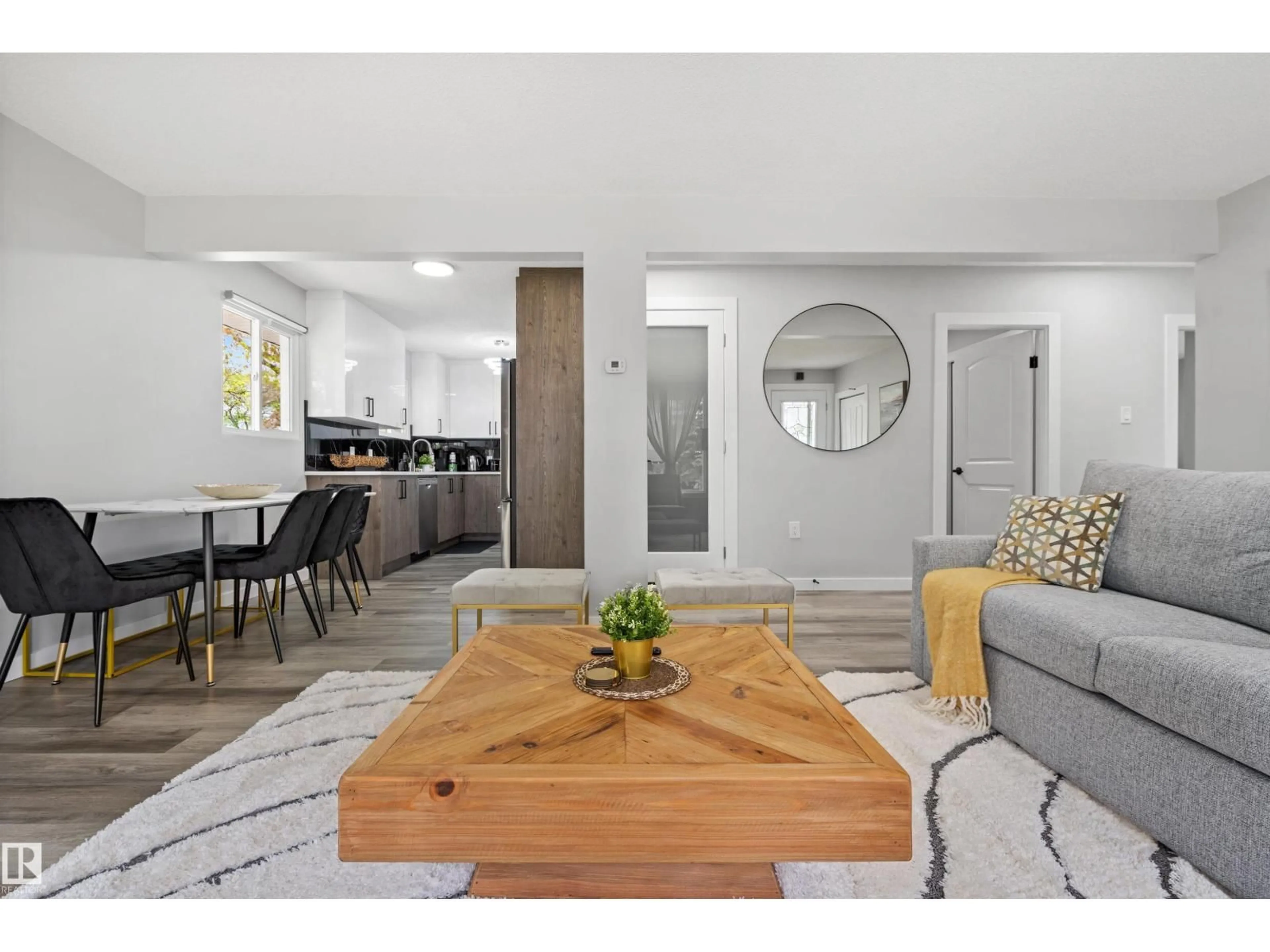 Open concept kitchen, unknown for 4001 113 AV, Edmonton Alberta T5W0R2