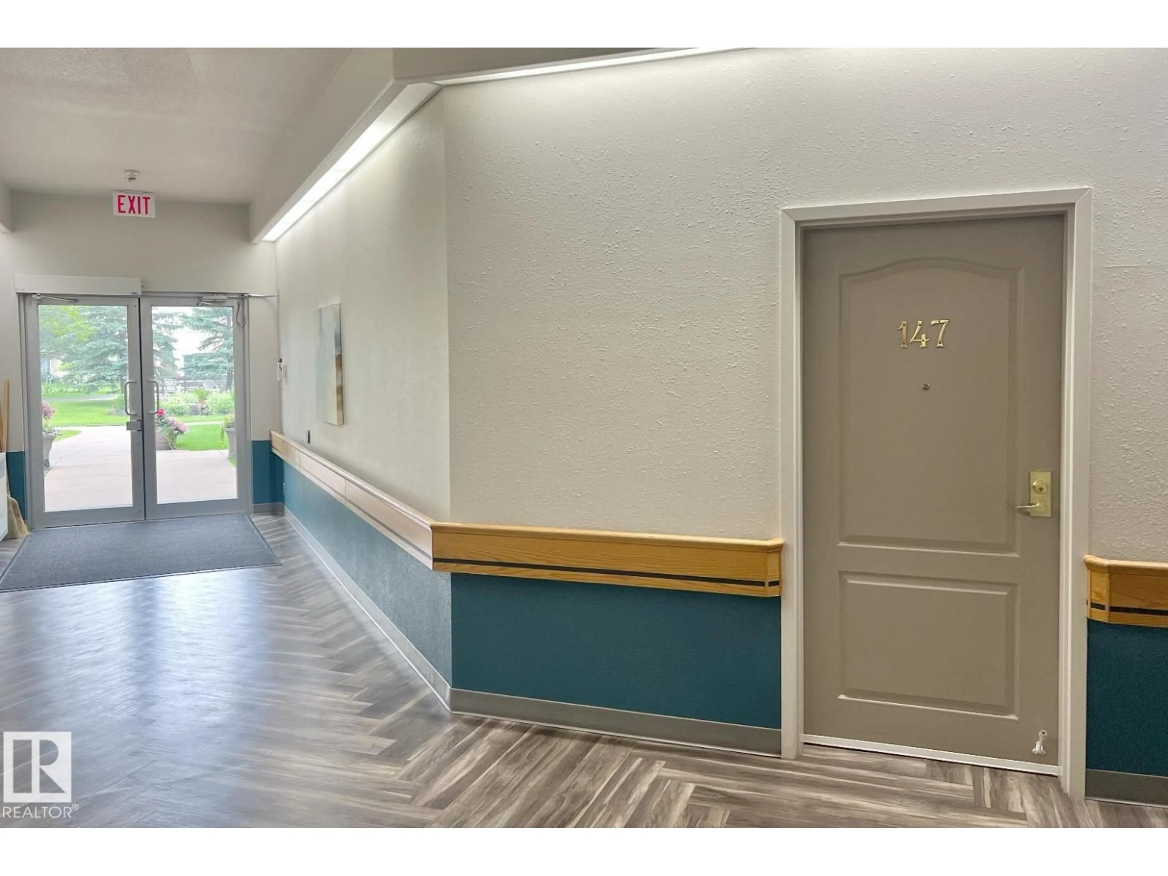 Indoor foyer for #147 - 13441 127 ST, Edmonton Alberta T5J6B6