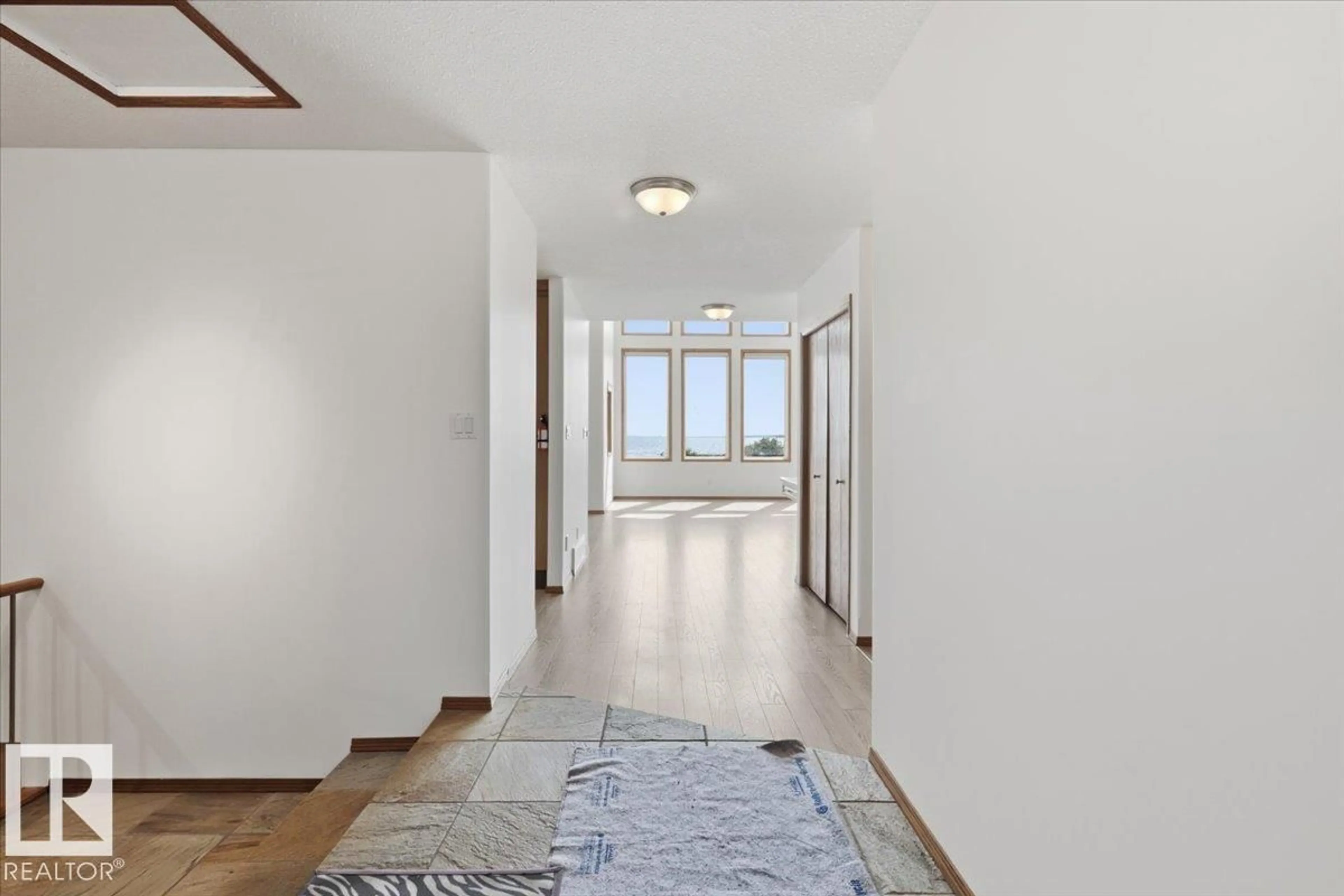 Indoor foyer for 47257 HWY 771, Rural Leduc County Alberta T0C2C0