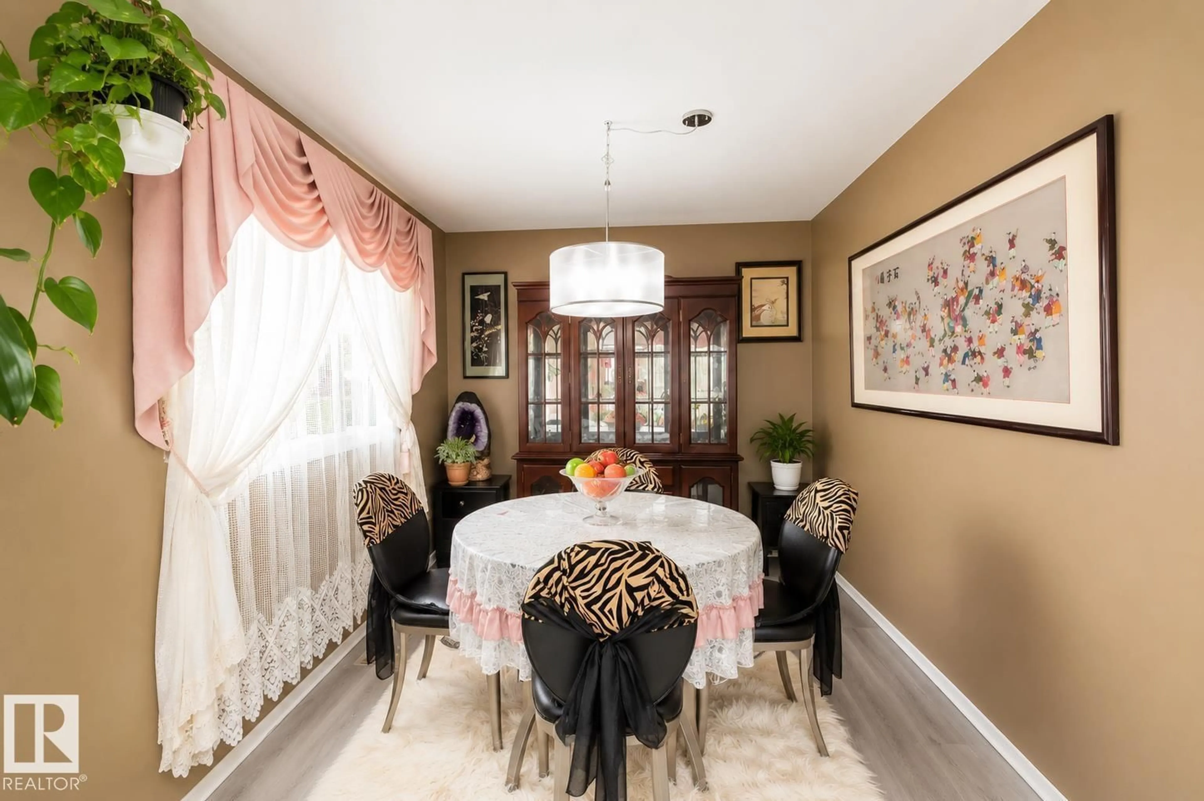 Dining room, unknown for 11539 40 AV, Edmonton Alberta T6J0R7