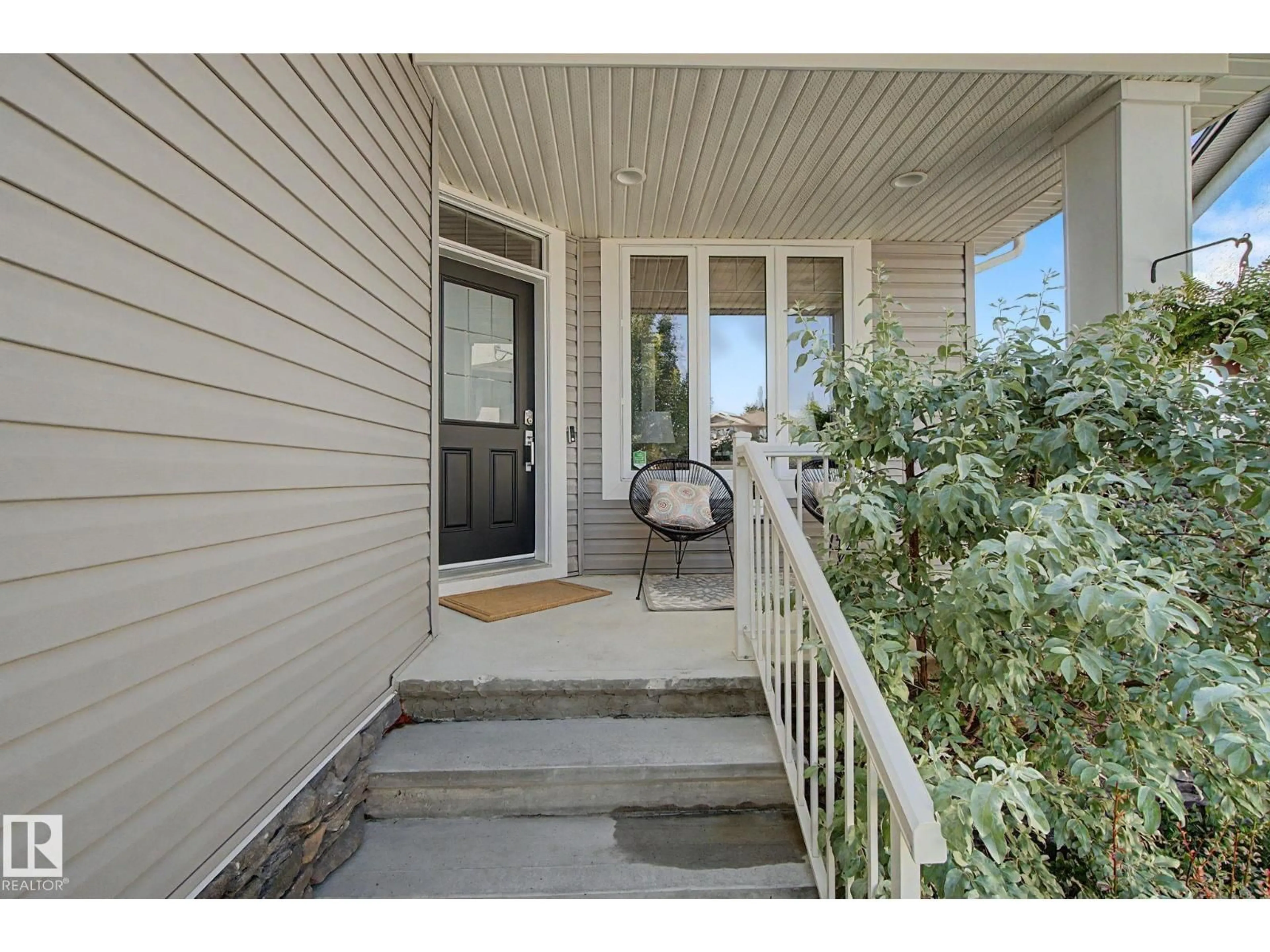 Indoor entryway for 133 BRIDGEPORT, Leduc Alberta T9E0M2