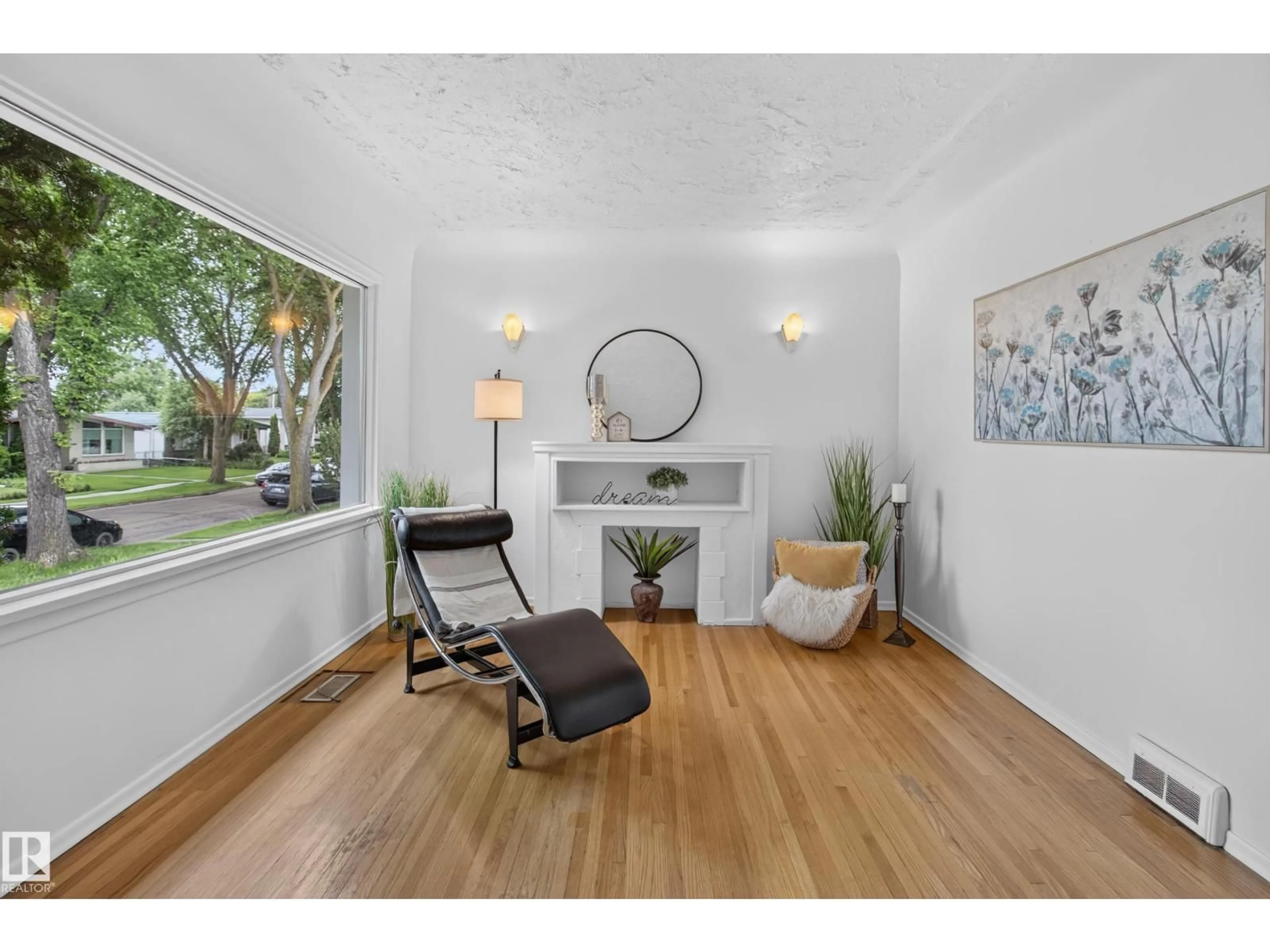 Unknown for NW - 10640 79 ST, Edmonton Alberta T6A3H4